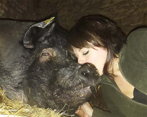 Pepa Tenorio es amante de los animales y ha trabajado en un santuario de especies de granja  (FOTO: EL OBSERVADOR)
