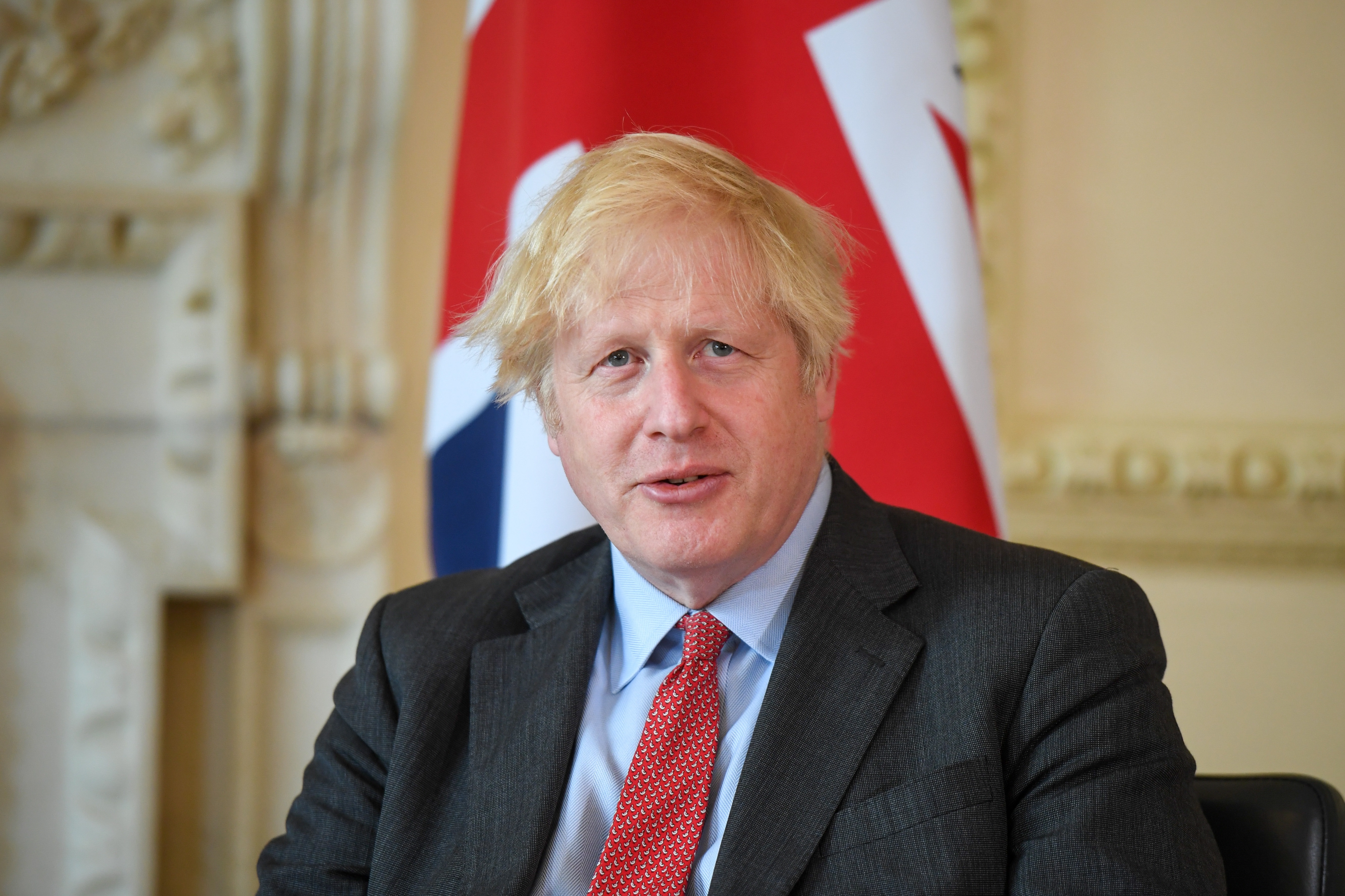 Boris Johnson ha puesto en duda hasta qué punto se restablecerán las libertades, advirtiendo que se requerirán algunas "precauciones adicionales" después del 19 de julio