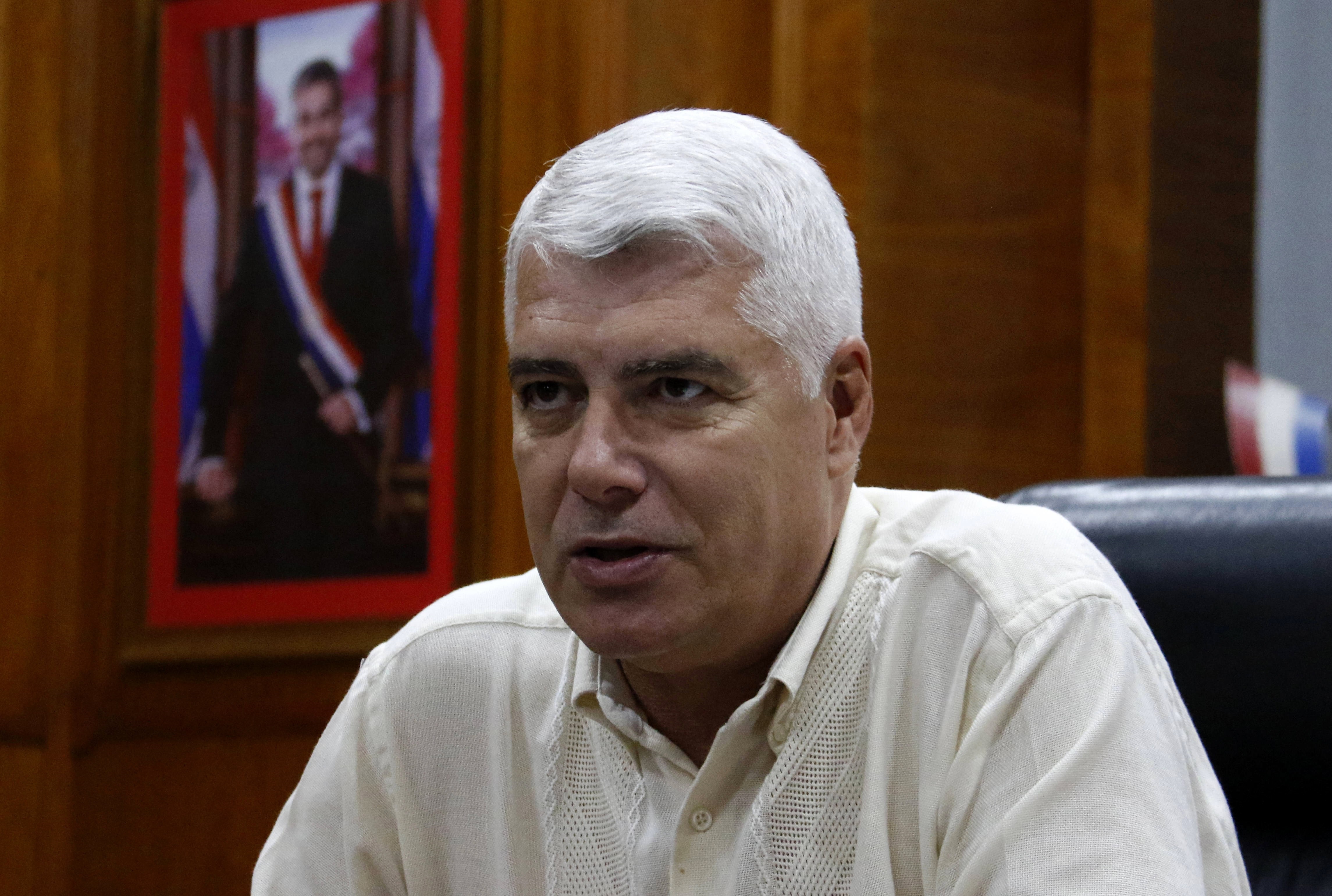 Arnoldo Wiens, ex ministro de Obras Públicas y Comunicaciones de Paraguay y actual precandidato presidencial por Fuerza Republicana, del Partido Colorado (EFE/Andrés Cristaldo)
