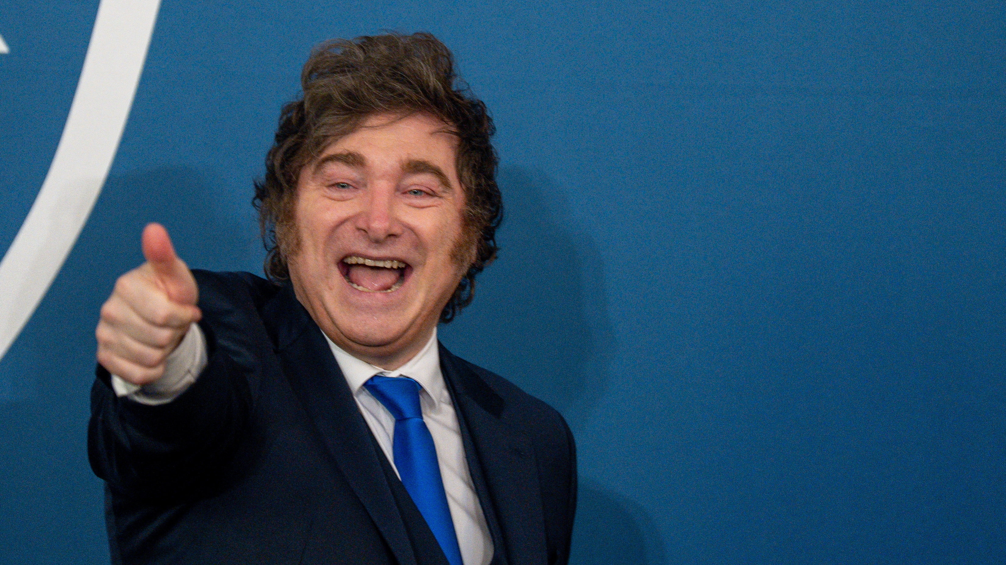 Patinadora salvadoreña conquistó el oro en Colombia 