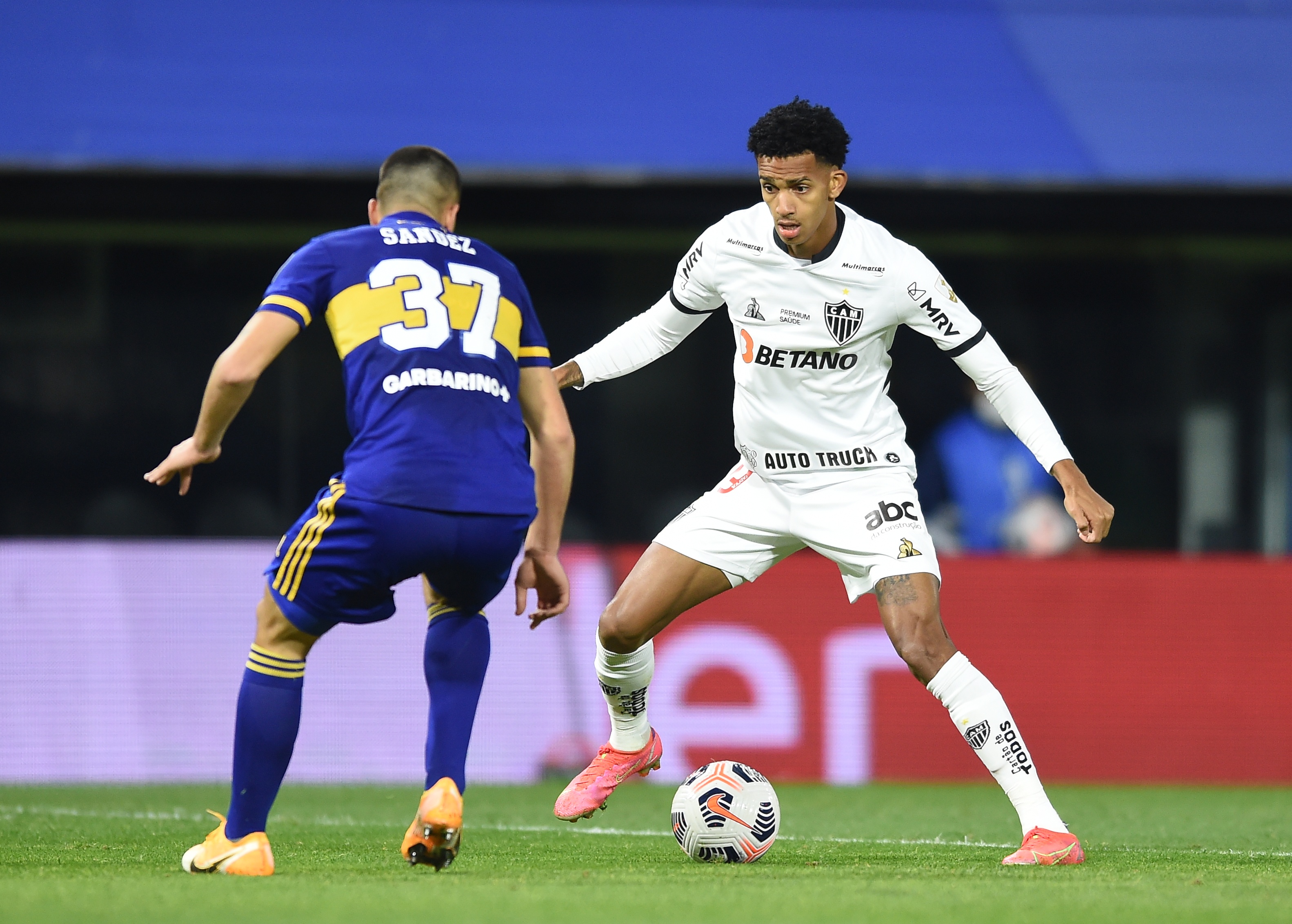 ディラン ボレロはコロンビアのパスの80 を売るアトレティコ ミネイロを去ることができた Infobae