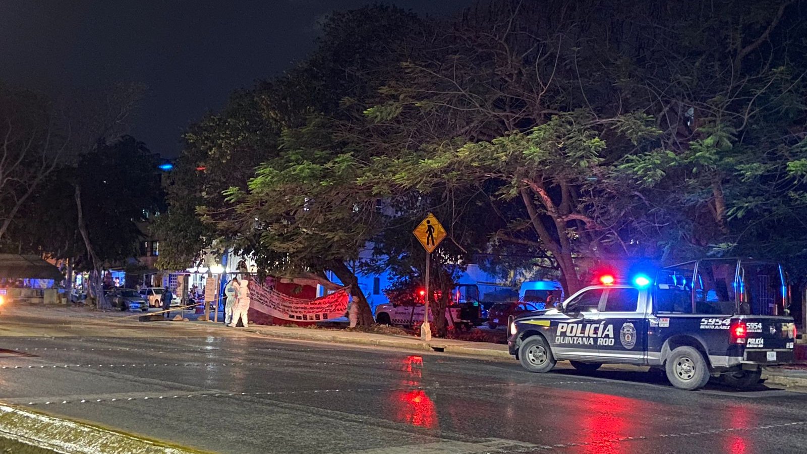 Dejaron tres cabezas y narcomensaje frente a cuartel militar en Cancún, Quintana Roo