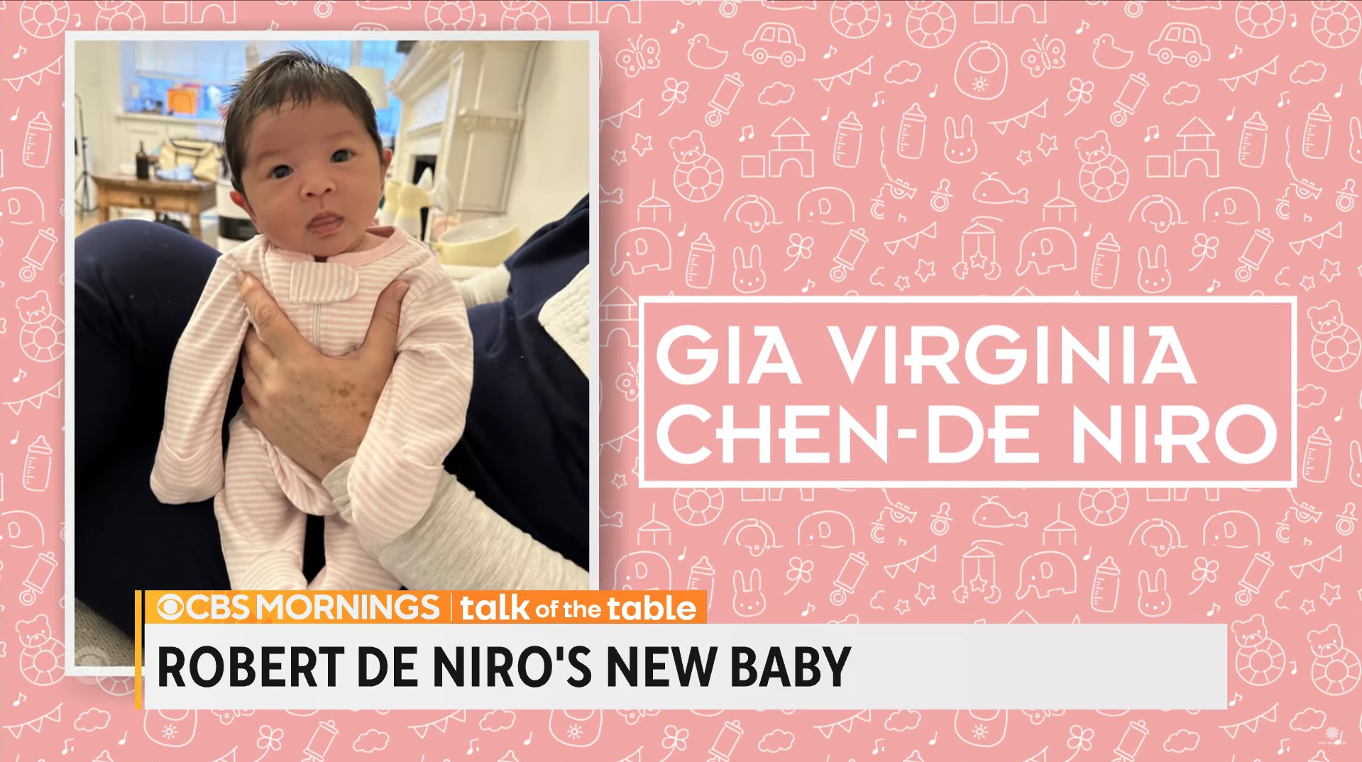La primera foto de Gia Virginia Chen-De Niro, fue compartida por el medio CBS Mornings
Foto: YouTube/CBS Mornings