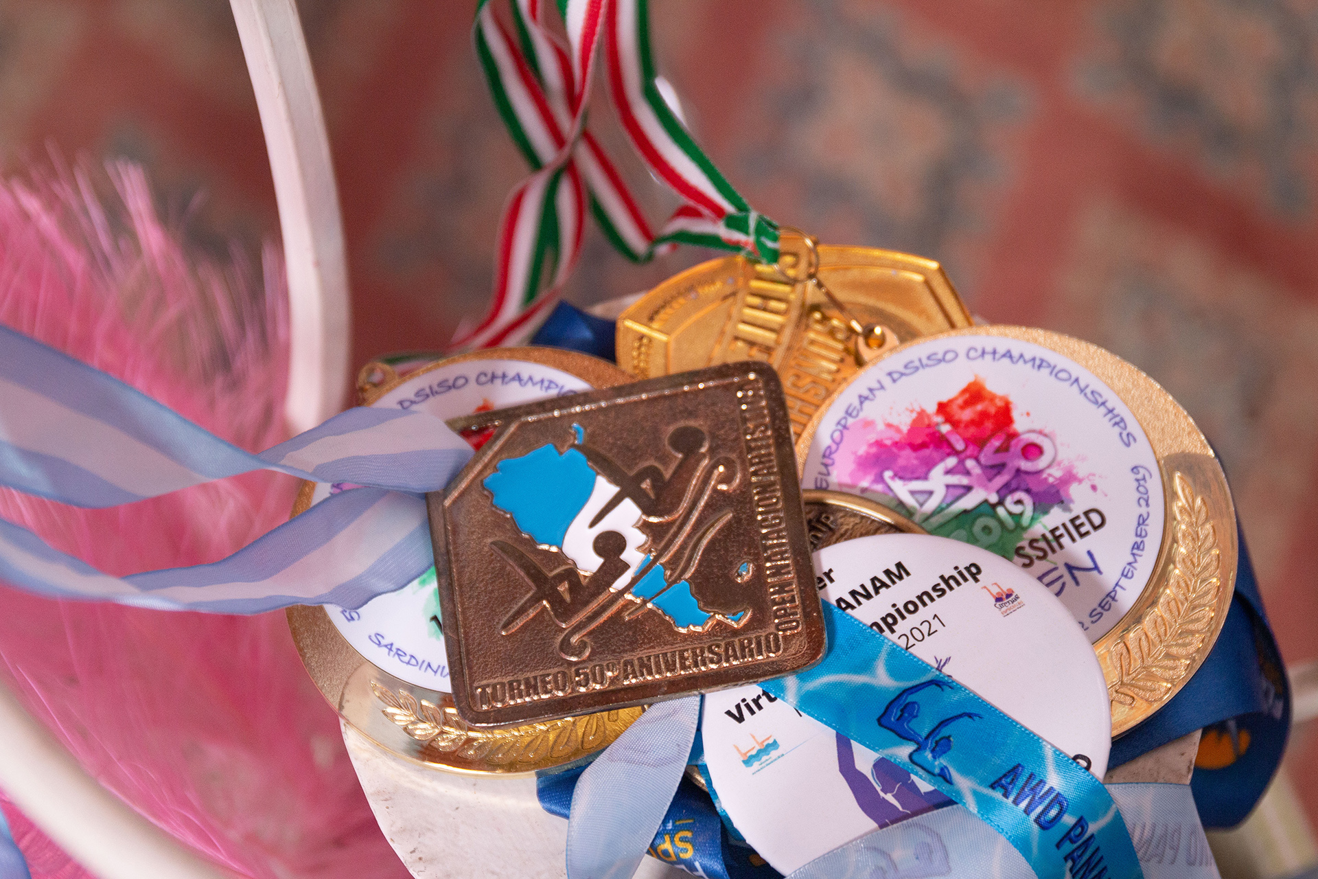 The young swimmer never stops collecting medals (The Walt Disney Company Latin America)
