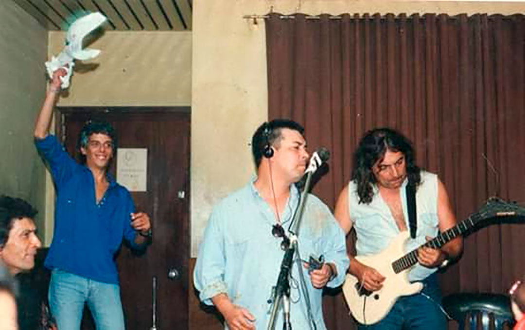 Gran reunión blusera: Black Amaya, Bobby Flores, la voz de Adrián Otero y la guitarra de Pappo