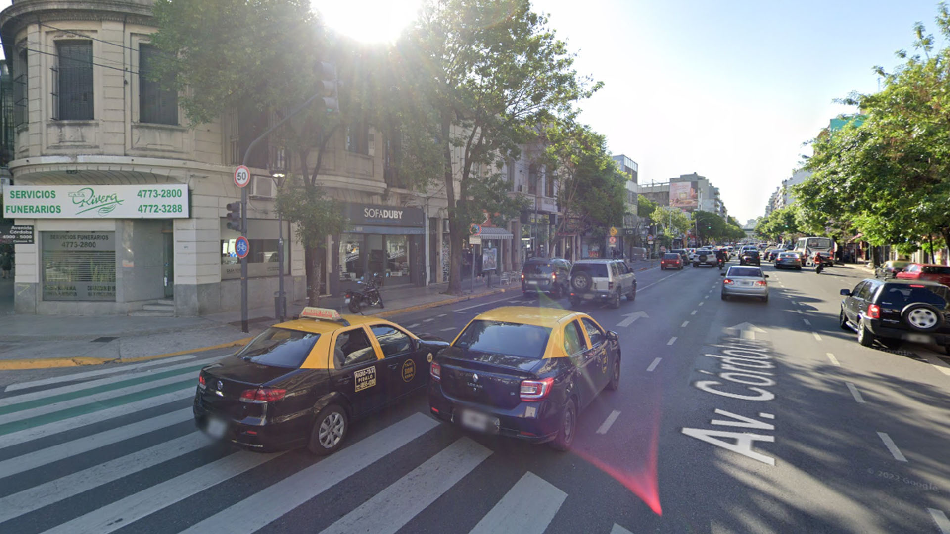 La Avenida Córdoba aproximadamente al 4900 y en todo el tramo de locales que va entre el 3800 y 5500 presenta un 90% de ocupación de inmuebles y ya está en niveles pre pandémicos