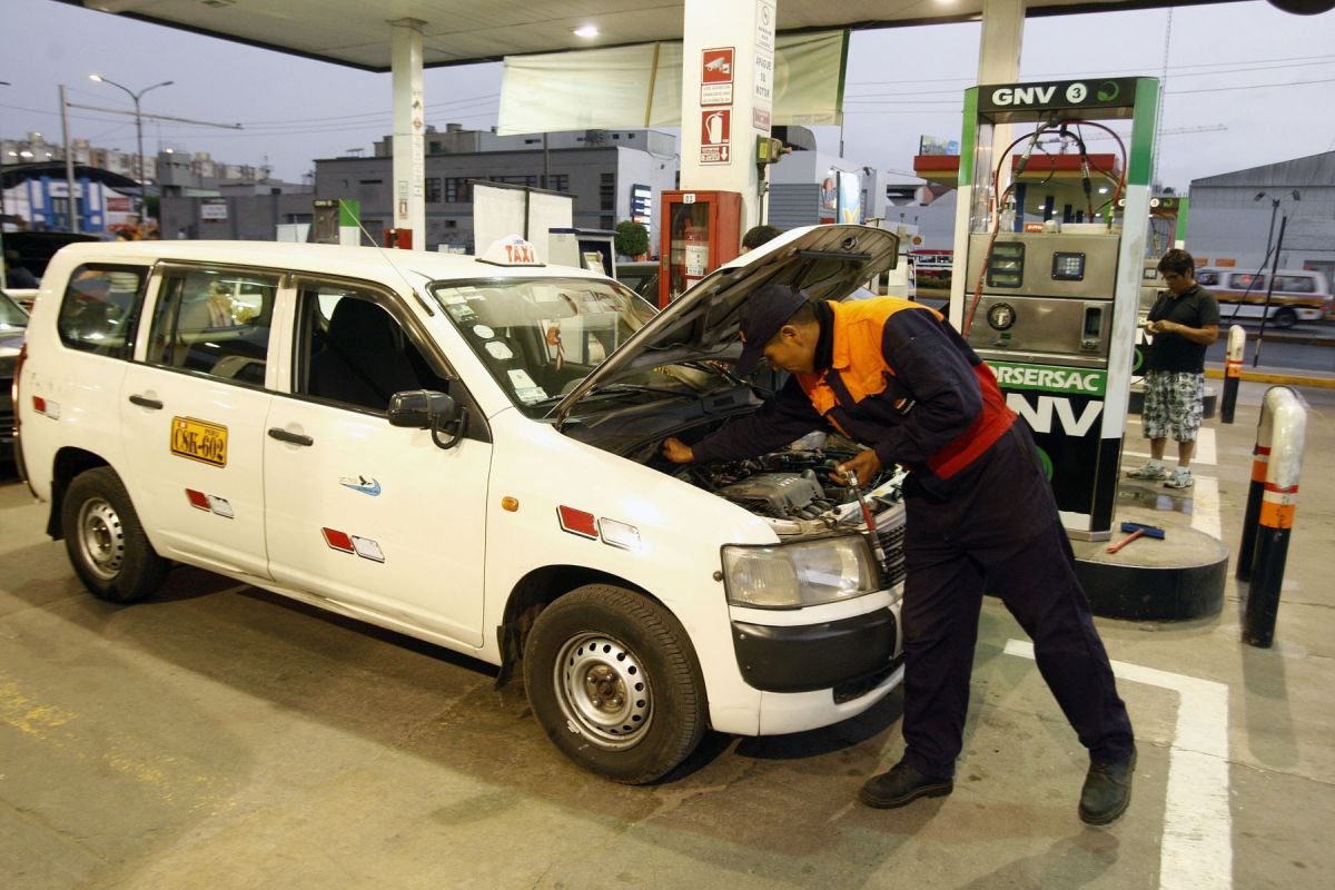 El precio podría continuar al alza desde el 1 de julio, fecha en la que vence el plazo de la exoneración del ISC en los precios de las gasolinas. | Foto: Agencia Andina