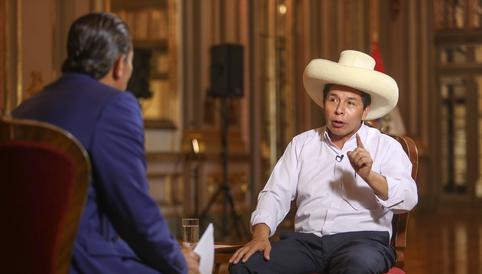 Pedro Castillo en entrevista  con el periodista Fernando del Rincón de CNN en español