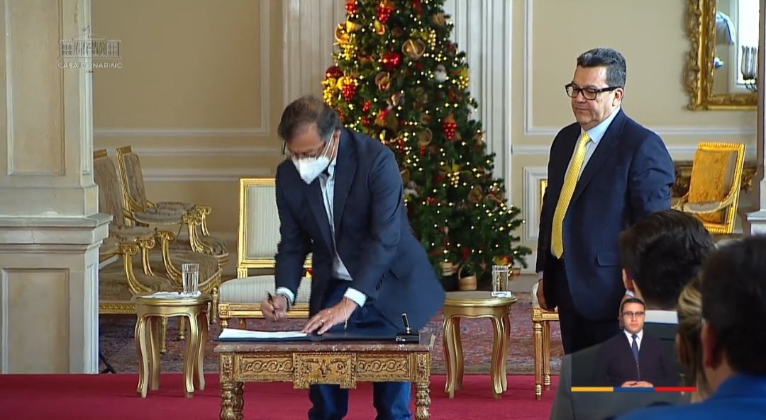 En la foto, el Presidente de la República, Gustavo Petro, y el Presidente de Colpensiones, Jaime Dusan.
