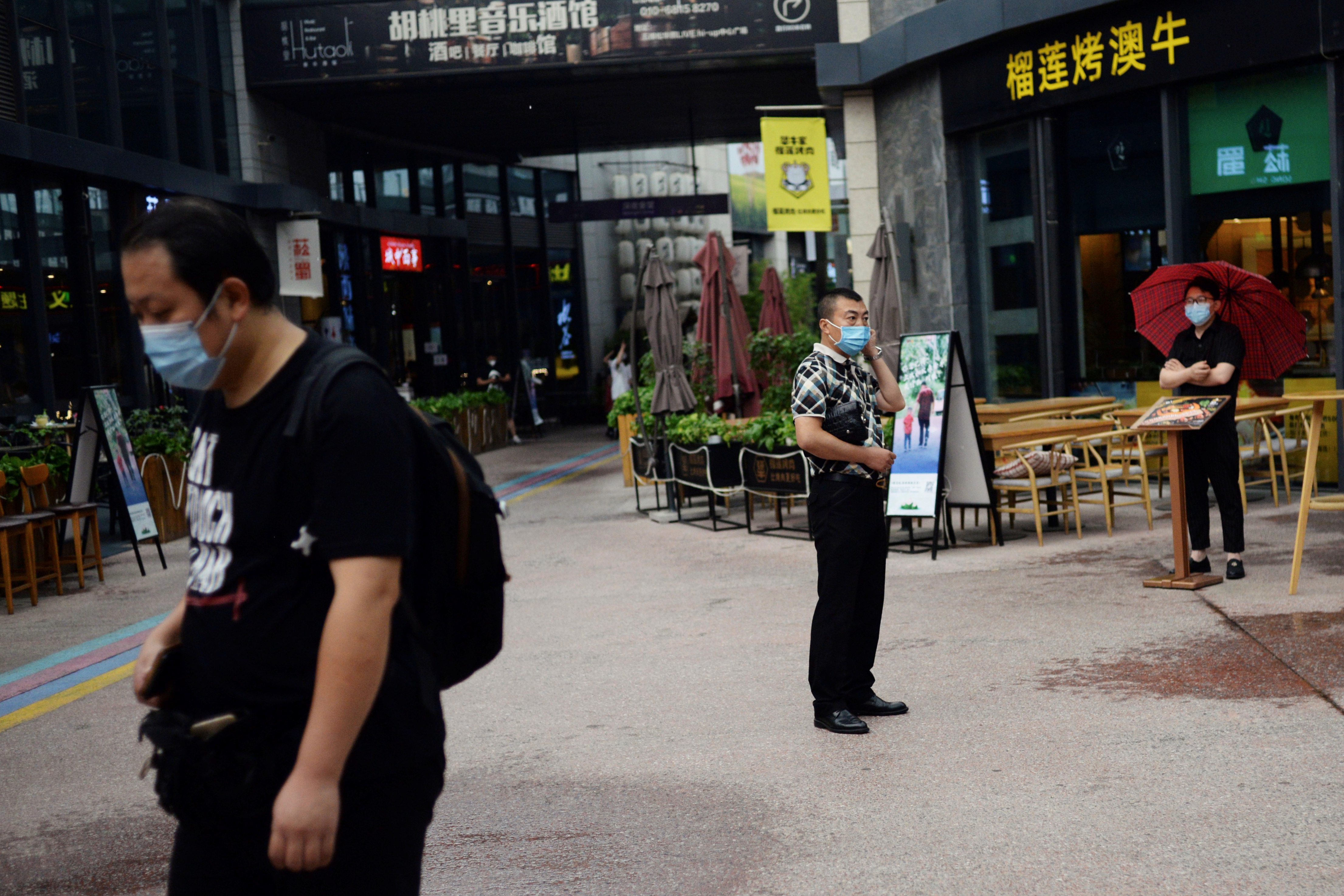 La cadena de contagios alcanzó a 71 personas antes de que se la pudiera cortar, en la provincia china de Heilongjiang que antes había quedado libre de casos nuevos. (REUTERS/Tingshu Wang)