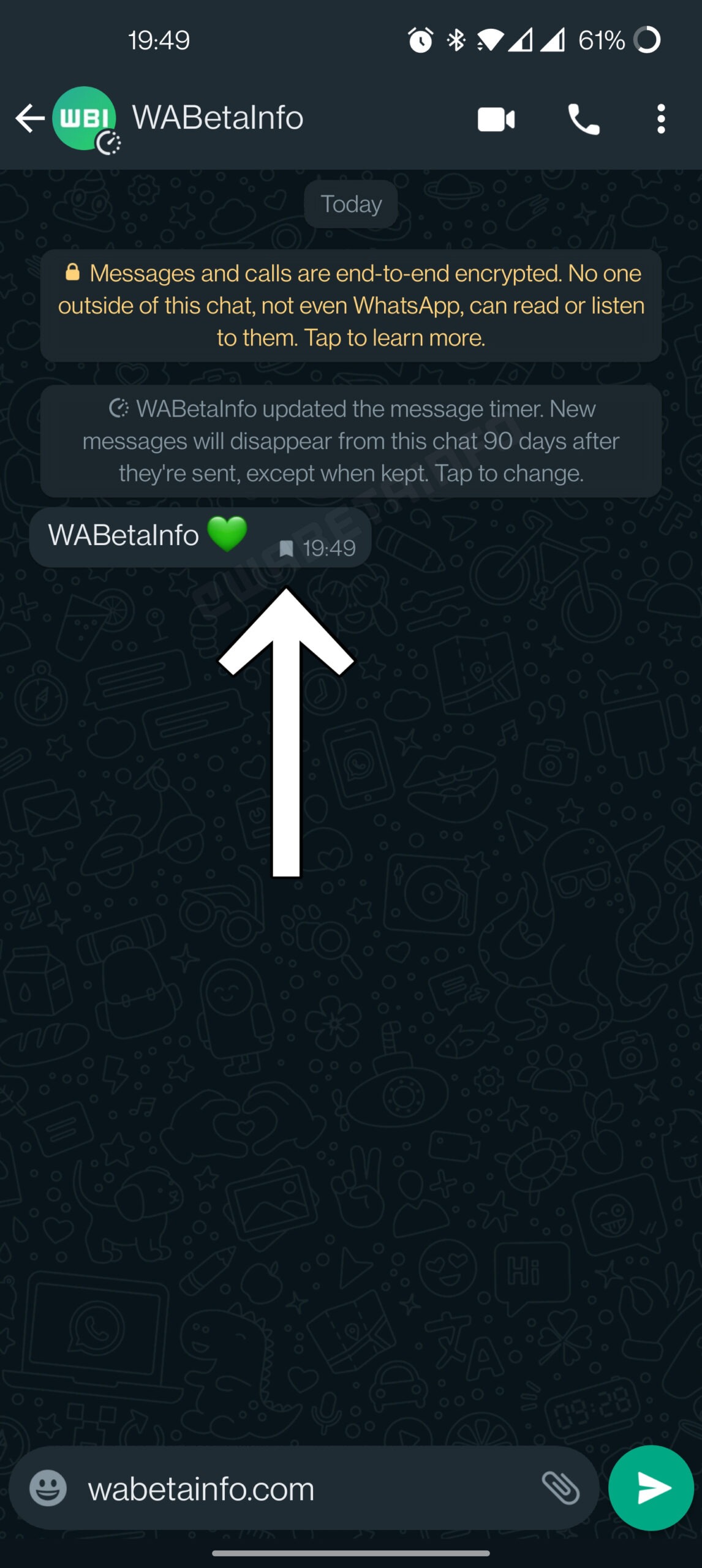 WhatsApp desarrolla icono para identificar los mensajes temporales que fueron guardados. (WABetaInfo)