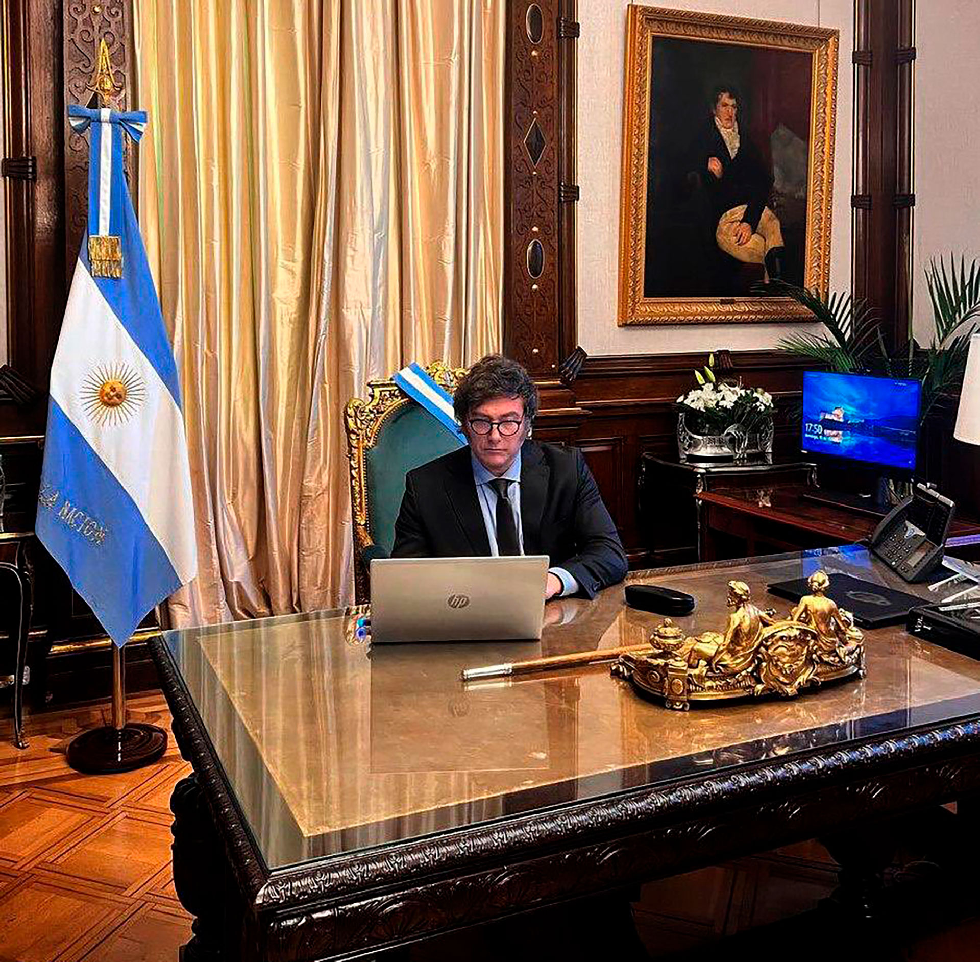 En el Gobierno aseguraron que Milei fue estafado con la fallida cripto $LIBRA y argumentaron: “Nunca dijo vayan e inviertan”