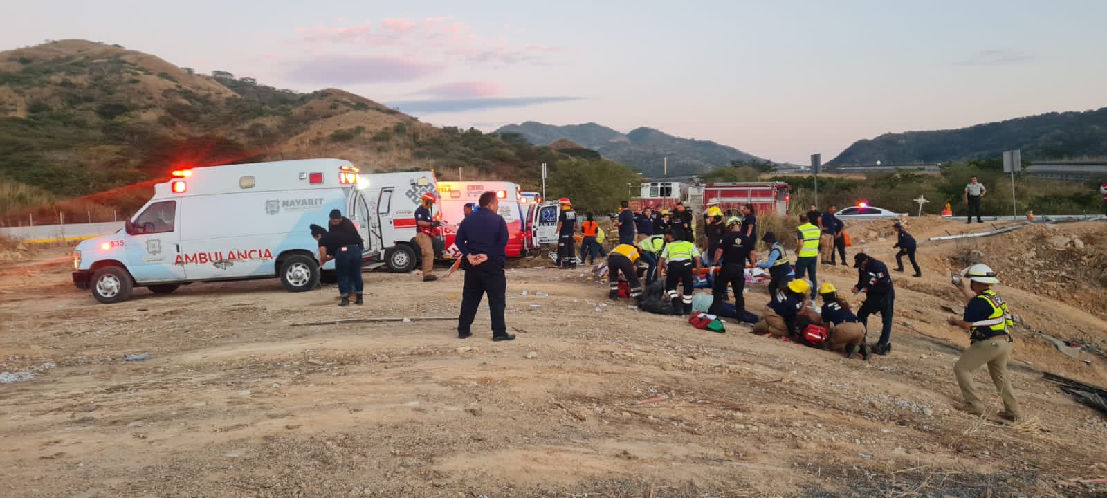 14 Muertos Y Decenas De Heridos Tras Volcadura De Autobús Turístico En ...