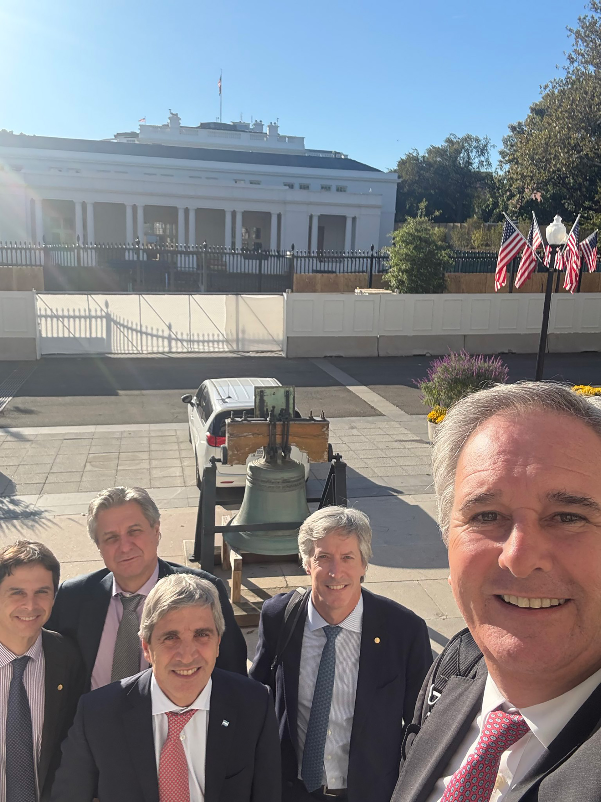 La visita de la delegación de River Plate al velatorio de Miguel Russo en La Bombonera: el diálogo entre Jorge Brito y Riquelme
