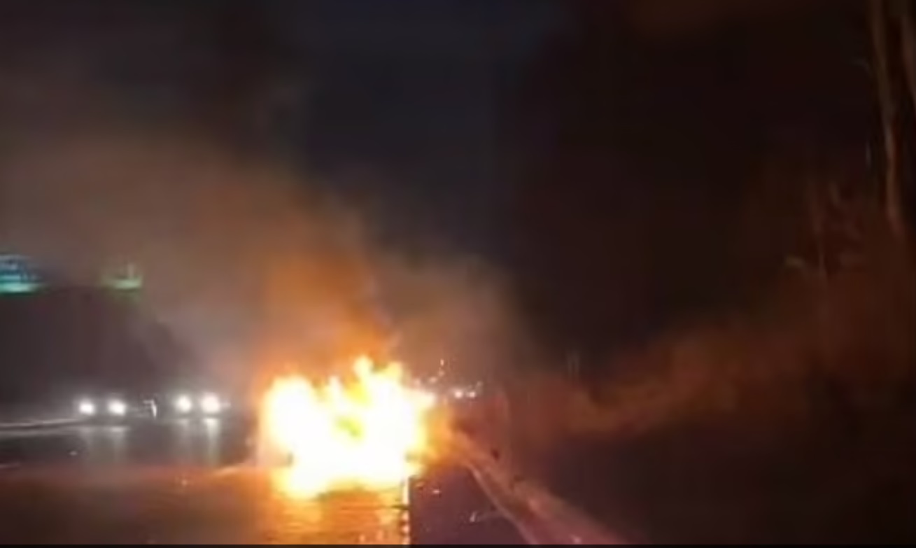 5 de enero: se cree que ese día el bebé nació en la parte trasera de este coche, que luego fue incendiado y abandonado en la autopista