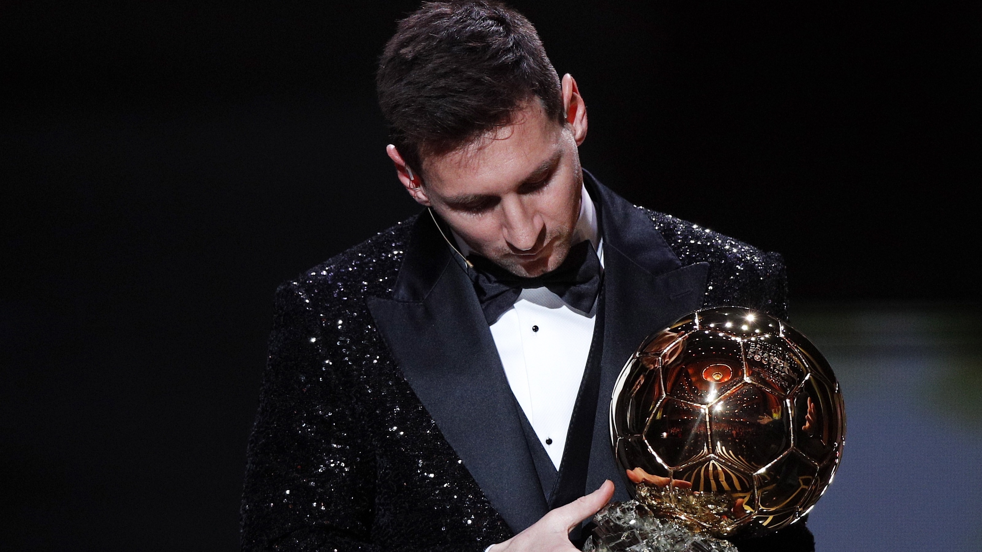 Messi, cubierto de oro