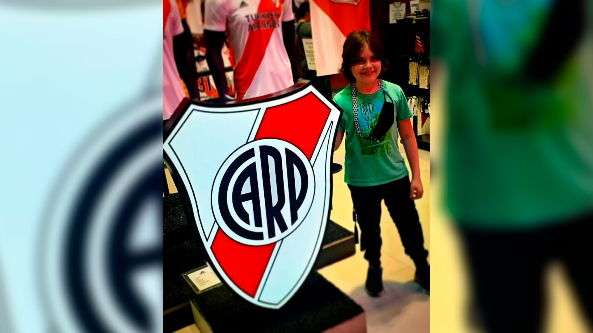 Luciano en el Museo River Plate (@lucianocreiner)