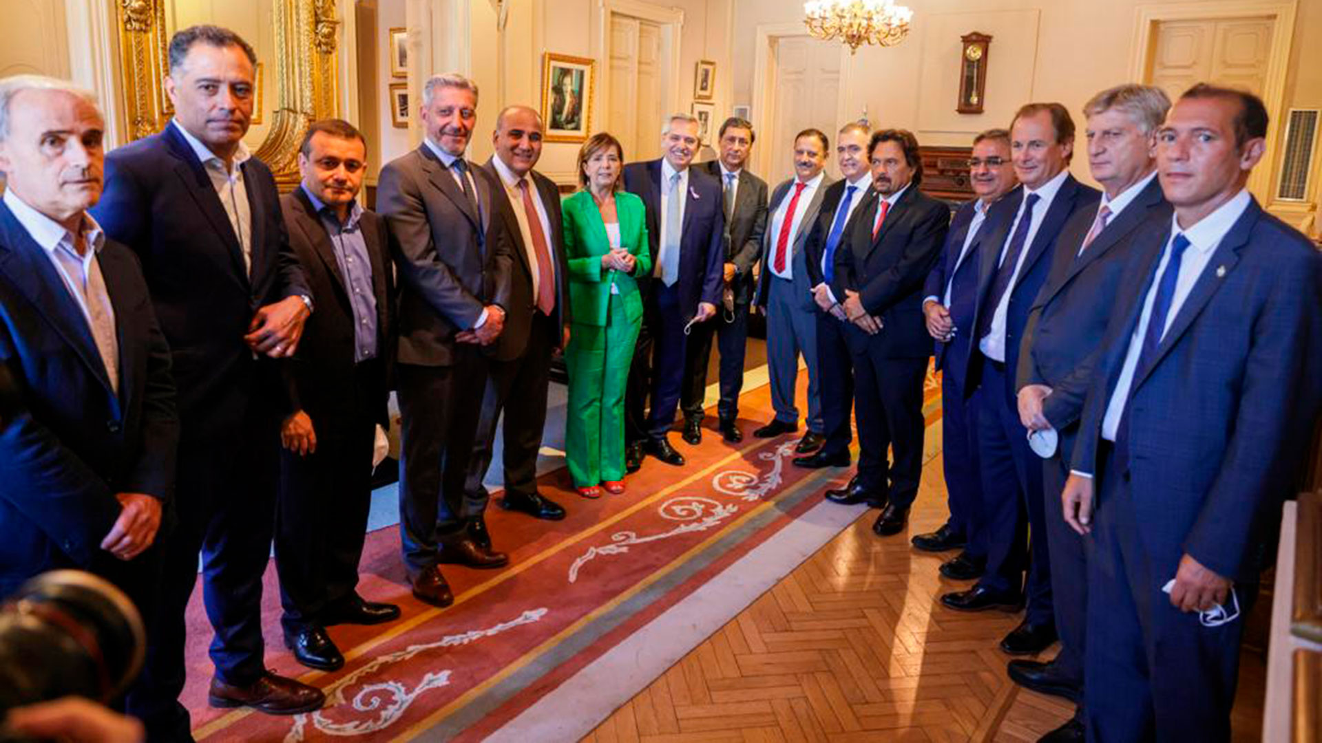 Los gobernadores peronistas y de partidos provinciales durante una de las últimas visitas a la Casa Rosada 