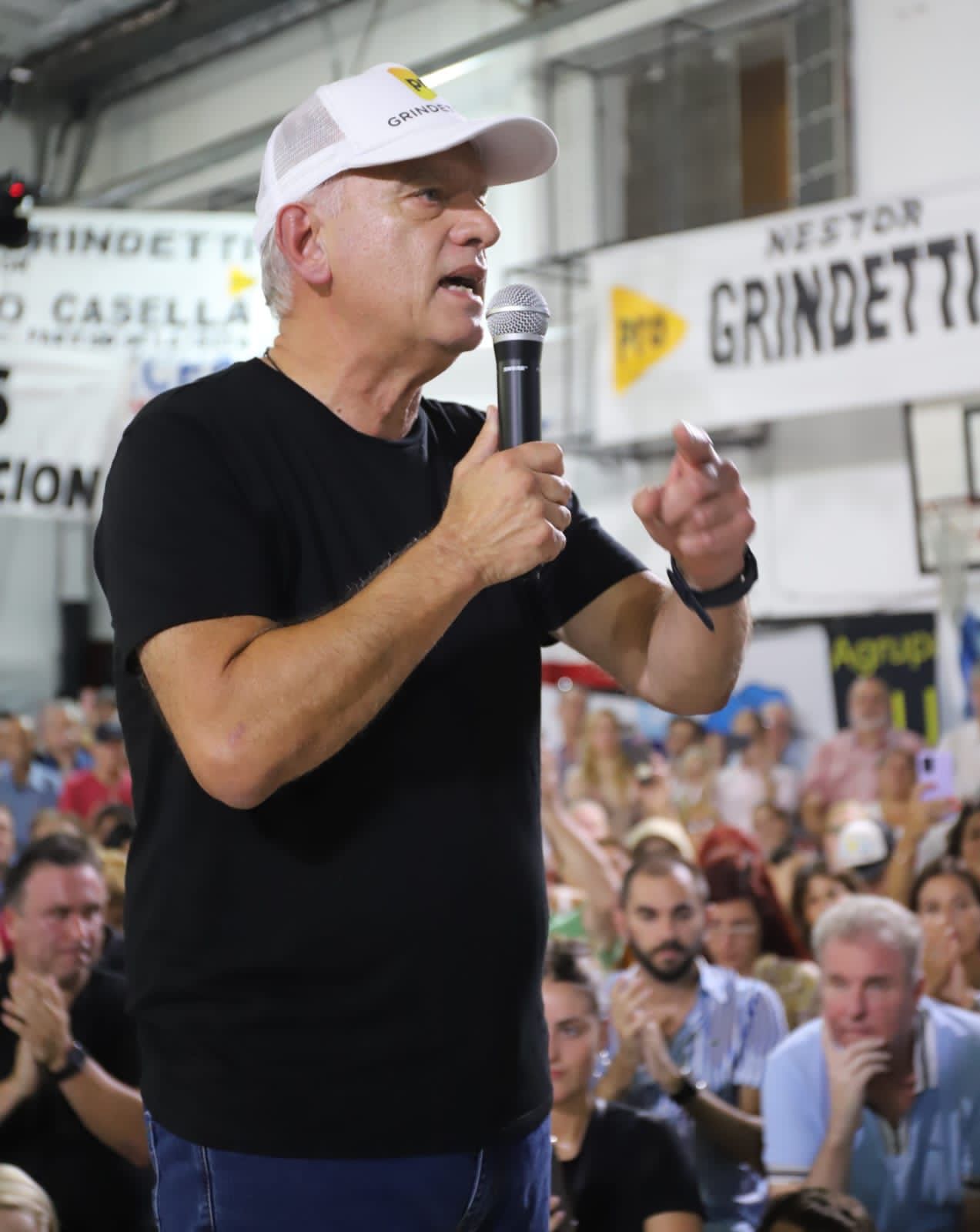 Grindetti habló ante cerca de 1000 vecinos y militantes