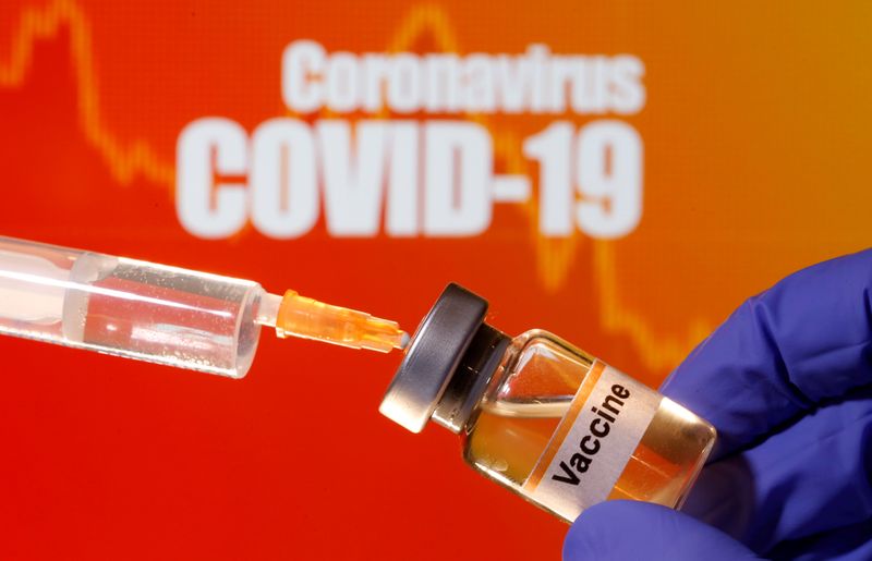 En el mundo hay casi 200 proyectos de vacunas contra COVID-19 - REUTERS/Dado Ruvic