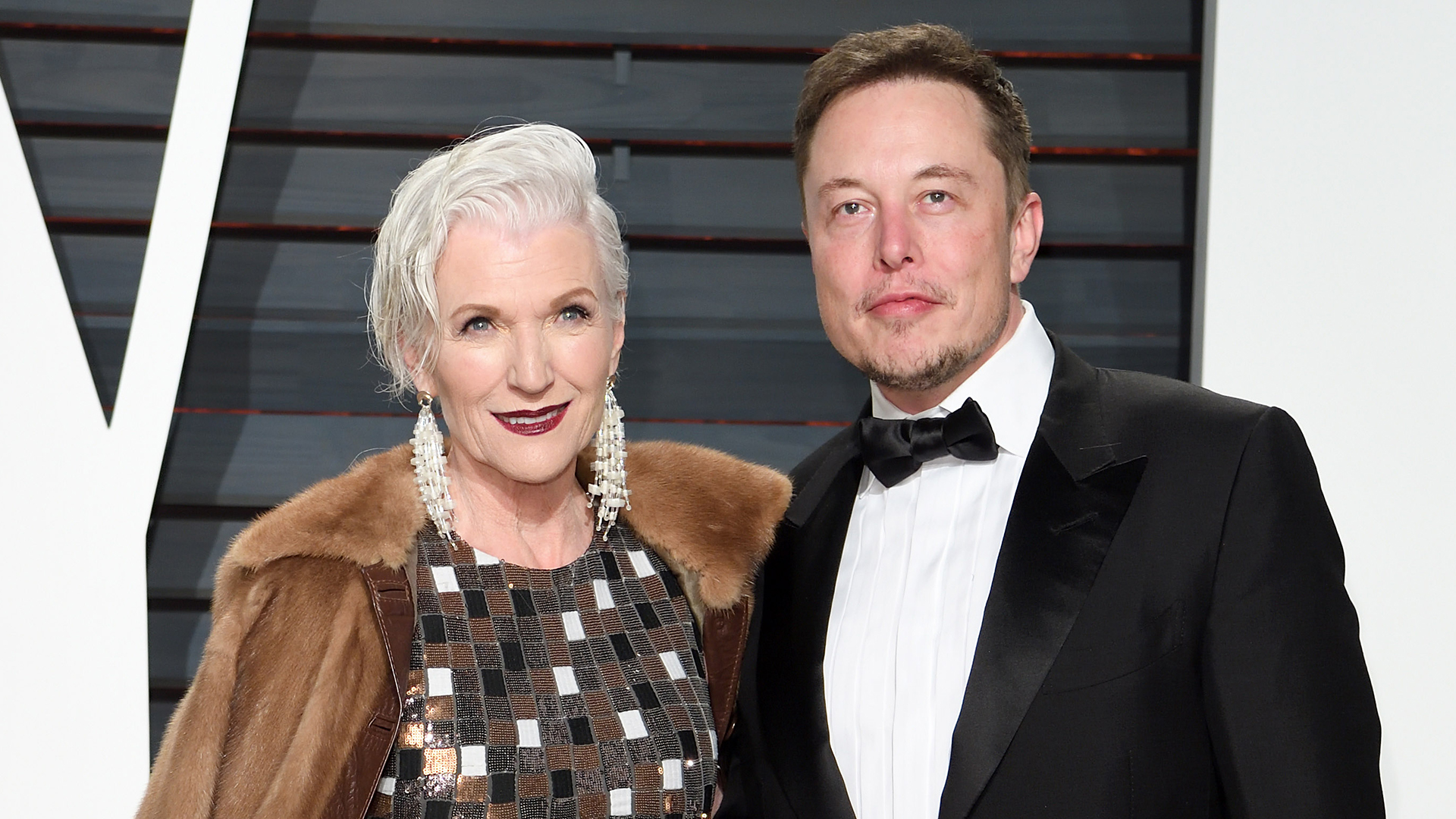 Maye y Elon Musk durante un evento en 2017 (Karwai Tang/Getty Images)
