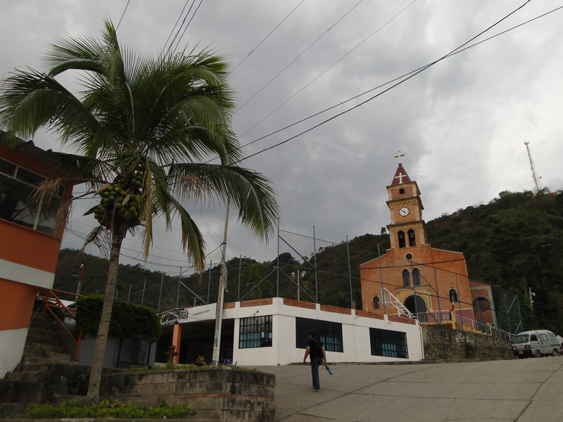 Gobernador ofrece parte de tranquilidad a los habitantes de Nimaima (Cundinamarca).