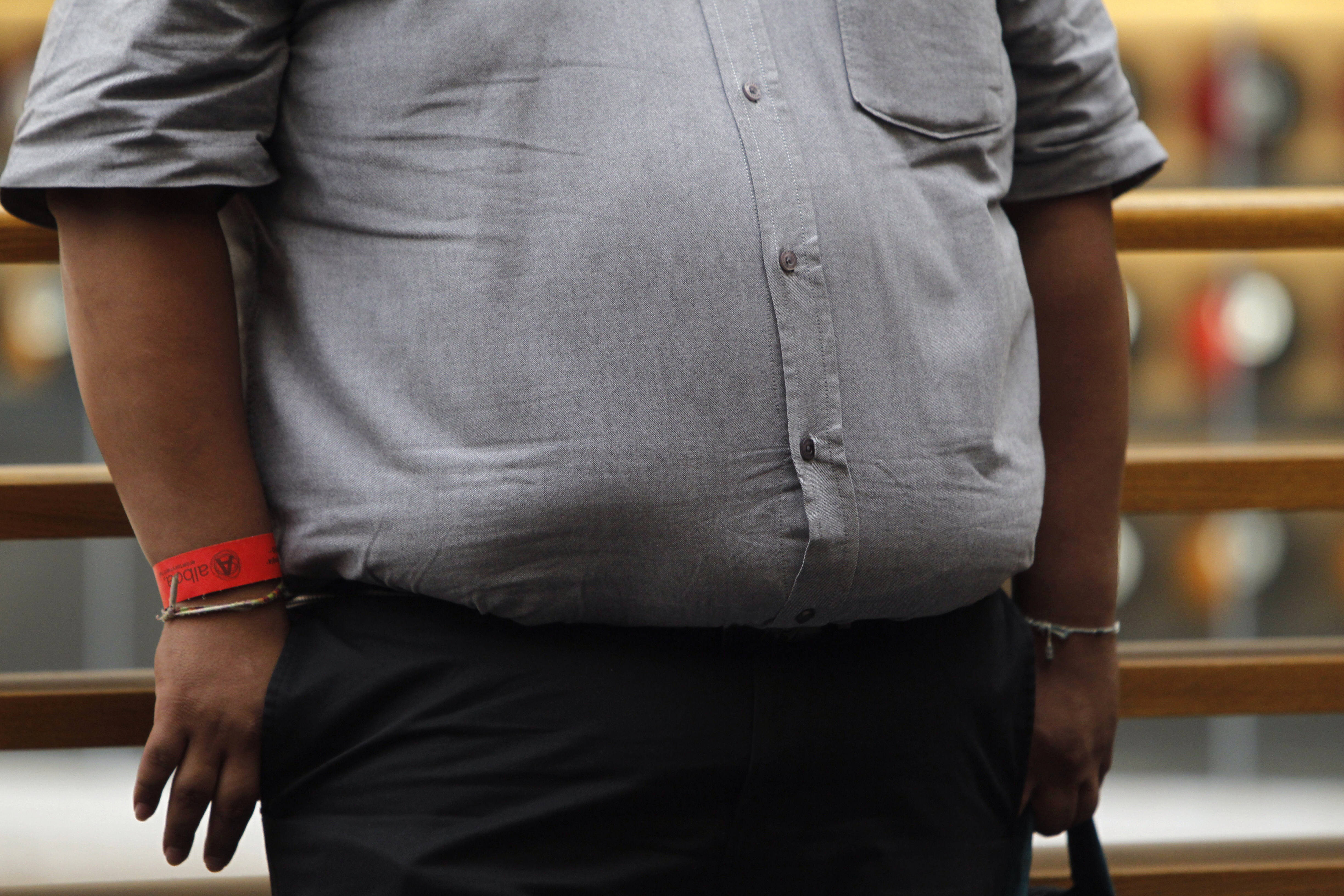 La obesidad androide, también conocida como central o abdominal, se la vincula con la forma de una manzana / EFE/Sáshenka Gutiérrez

