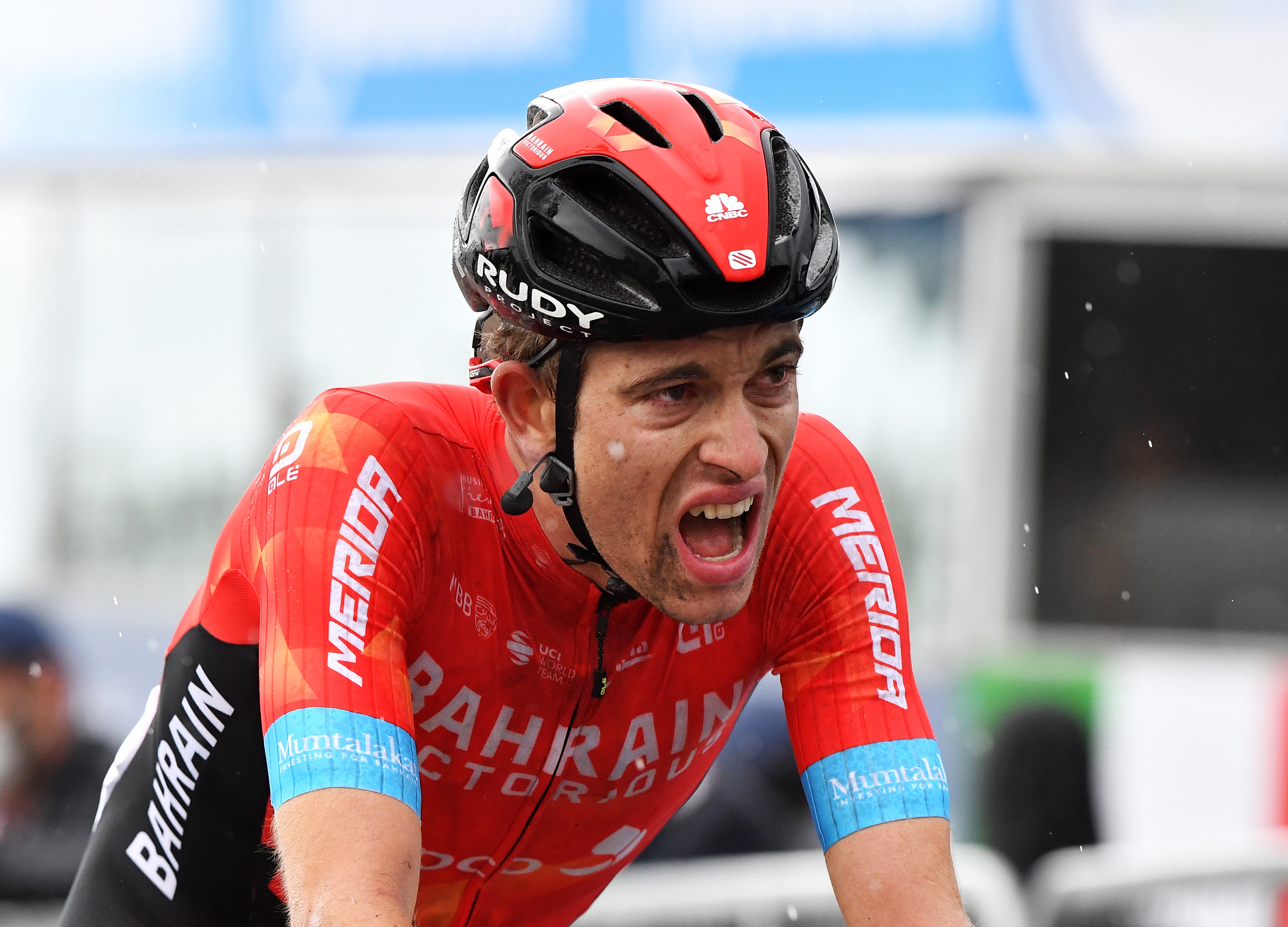 Gino M&auml;der durante una etapa de la Vuelta a Suiza (REUTERS).