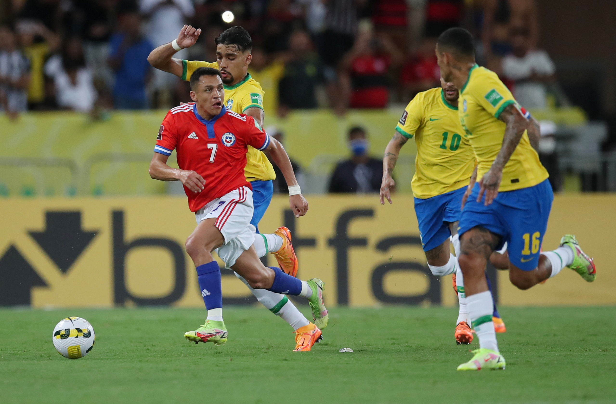 Soccer Football - World Cup - South American Qualifiers - Brazil v Chile - Estadio Maracana, Rio de Janeiro, Brazil - March 24, 2022 Chile's Alexis Sanchez in action REUTERS/Ricardo Moraes