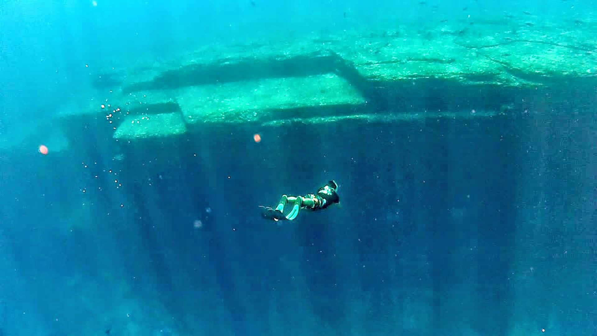 Un geólogo marino asegura que “las estructuras de piedra sumergidas que se encuentran justo debajo de las aguas de Yonaguni Jima son en realidad las ruinas de una Atlántida japonesa"