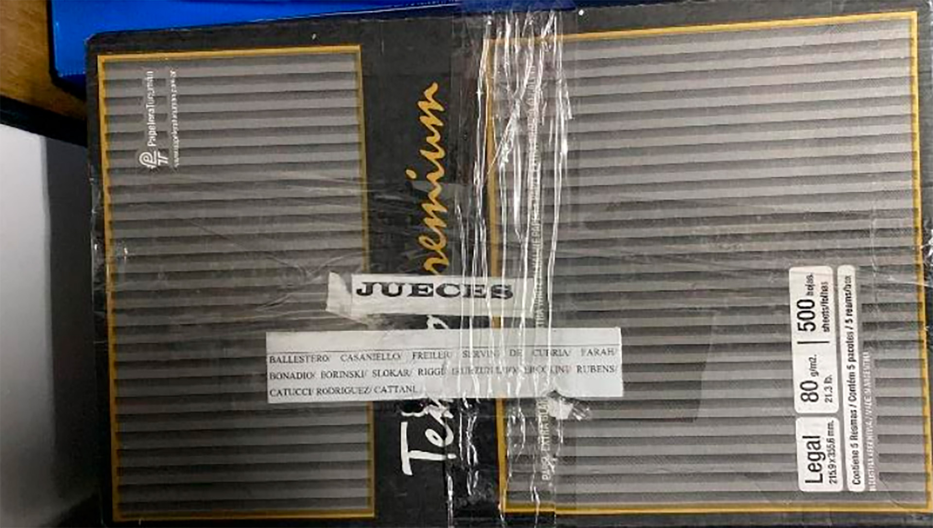 Cajas con la palabra Jueces