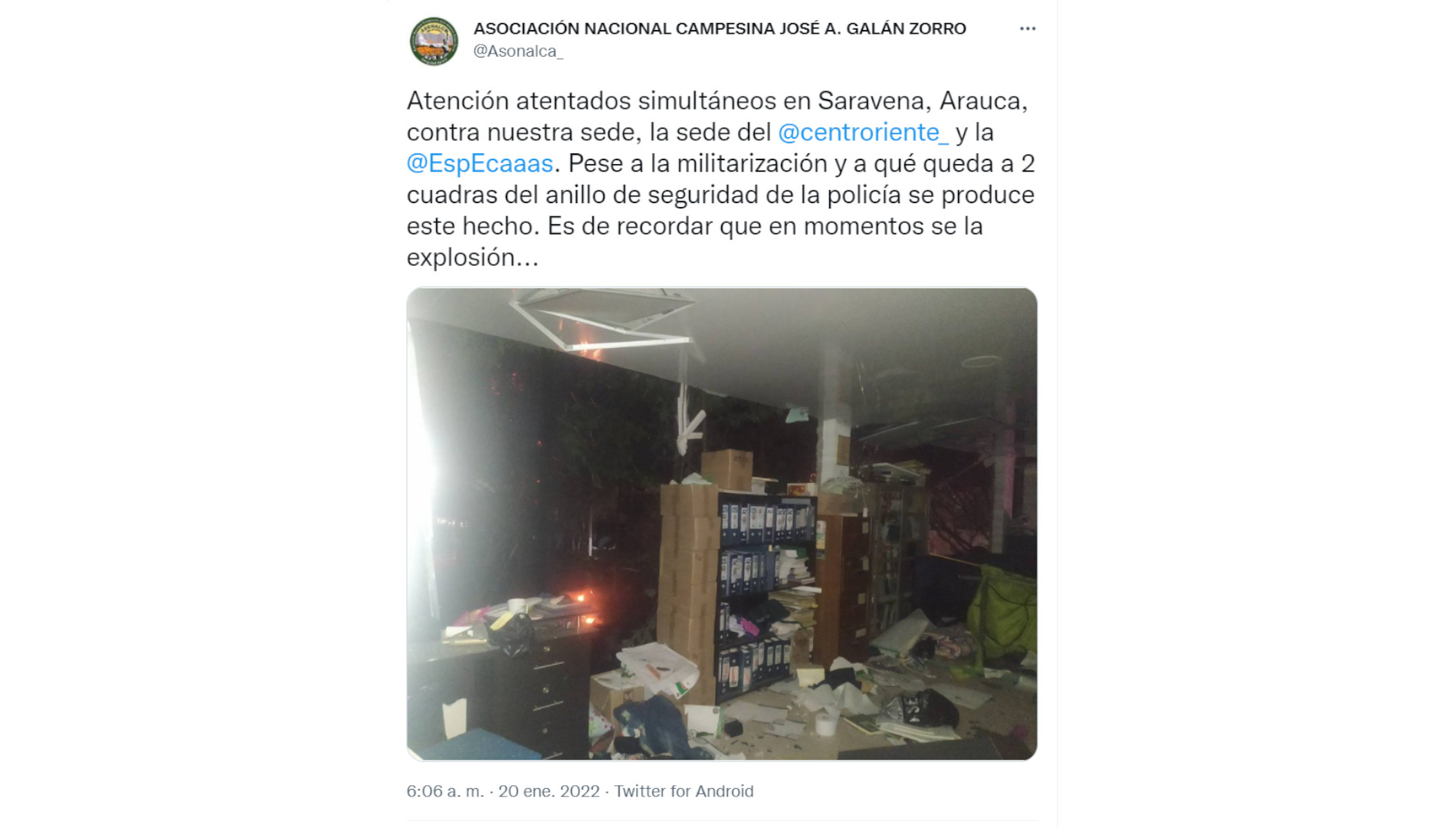 La sede de la Asociación Nacional Campesina José Antonio Galán Zorro fue la más afectada por la explosión en Saravena (Arauca). Foto: Tomada de redes sociales