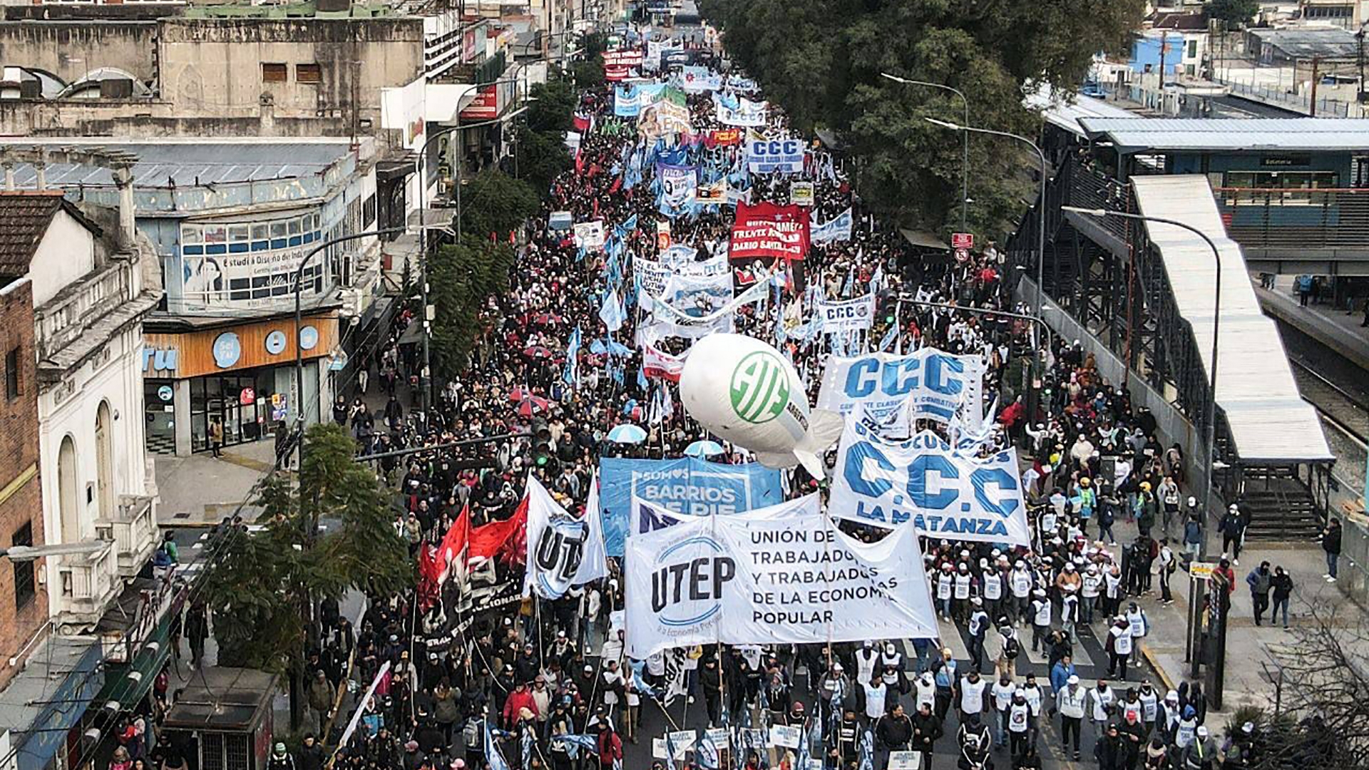Los movimientos sociales oficialistas se sumarán a la marcha de la CGT