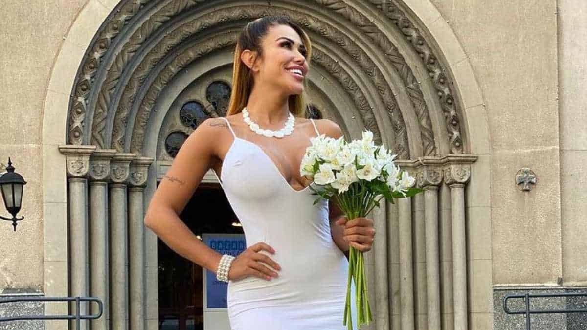 La modelo Cris Galêra se casó afuera de una iglesia en Sao Paulo en septiembre y recientemente anunció que se divorciaría. Foto: Instagram Cris Galêra