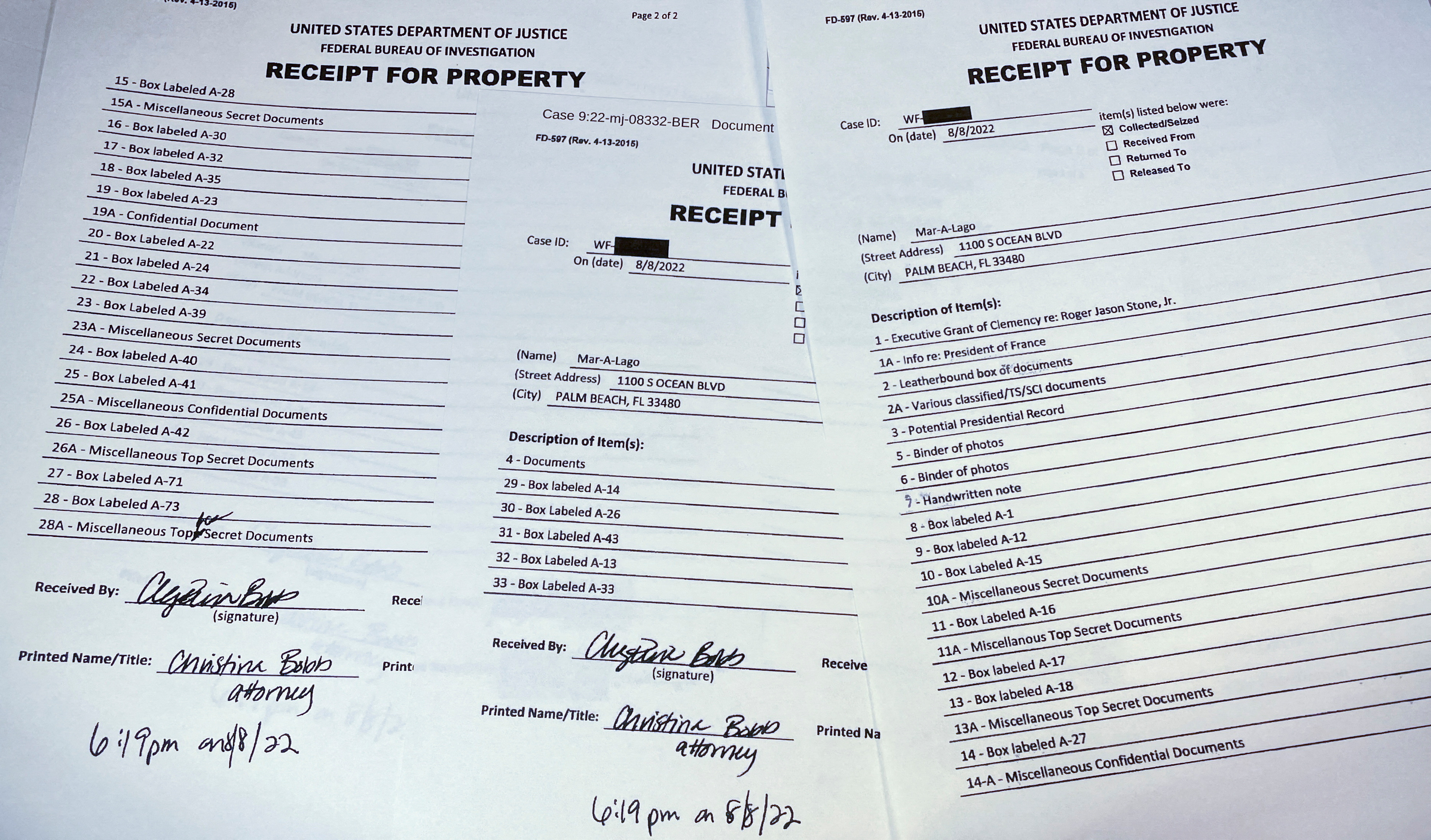 ARCHIVO: los documentos con una enumaración de lo que el FBI se llevó de la residencia del ex presidente Donald Trump (REUTERS/Jim Bourg/File Photo)