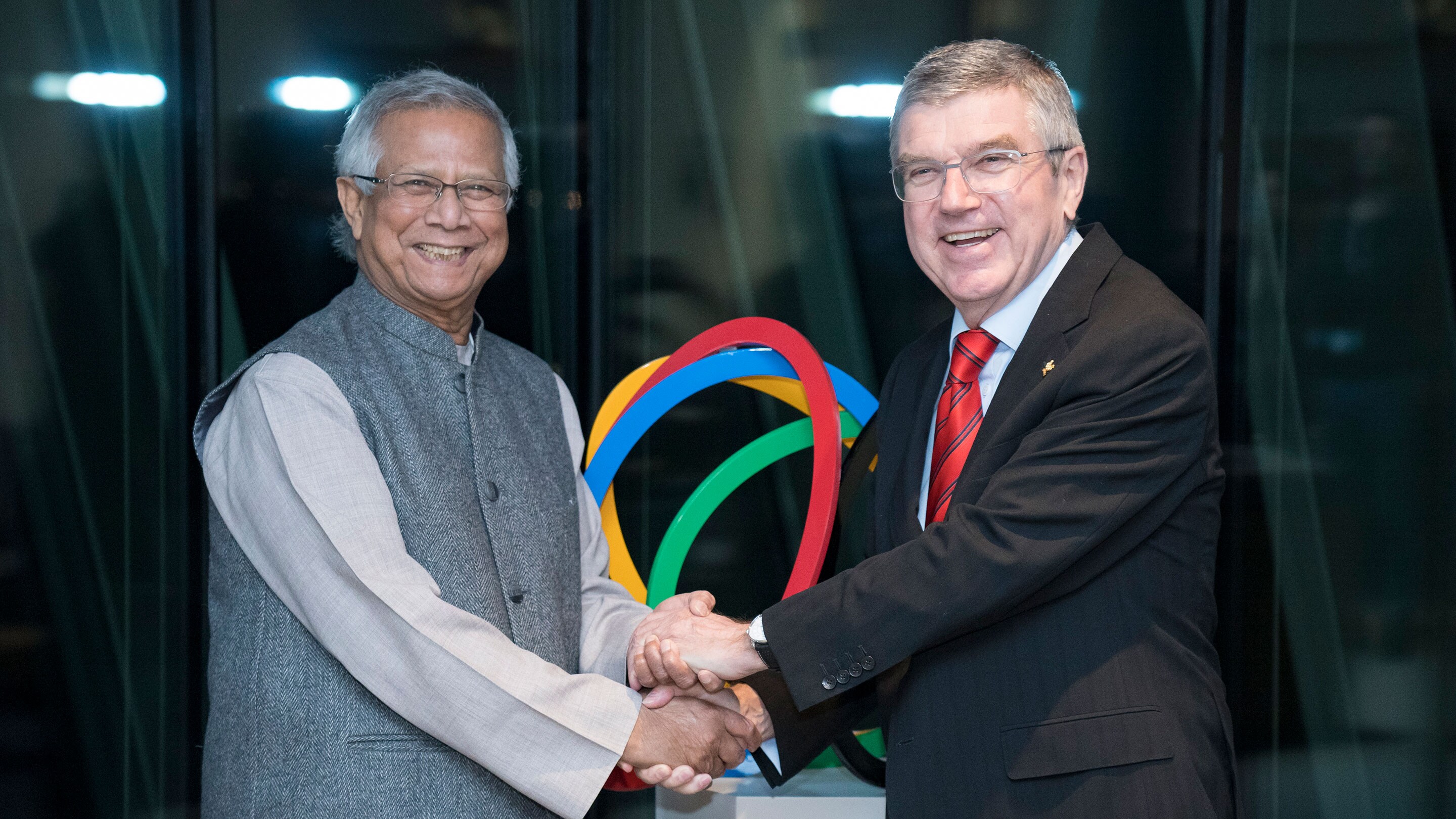 Professor Muhammad Yunus during a 2020 meeting with IOC President Thomas Bach (IOC)
