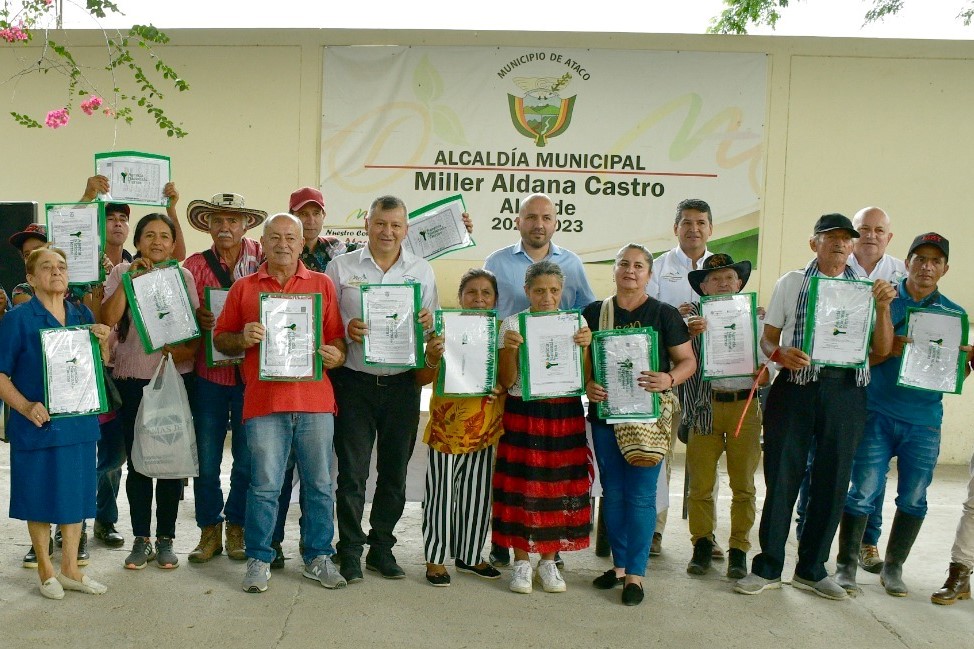 Agencia Nacional de Tierras entregó títulos a 29 familias campesinas en el Tolima