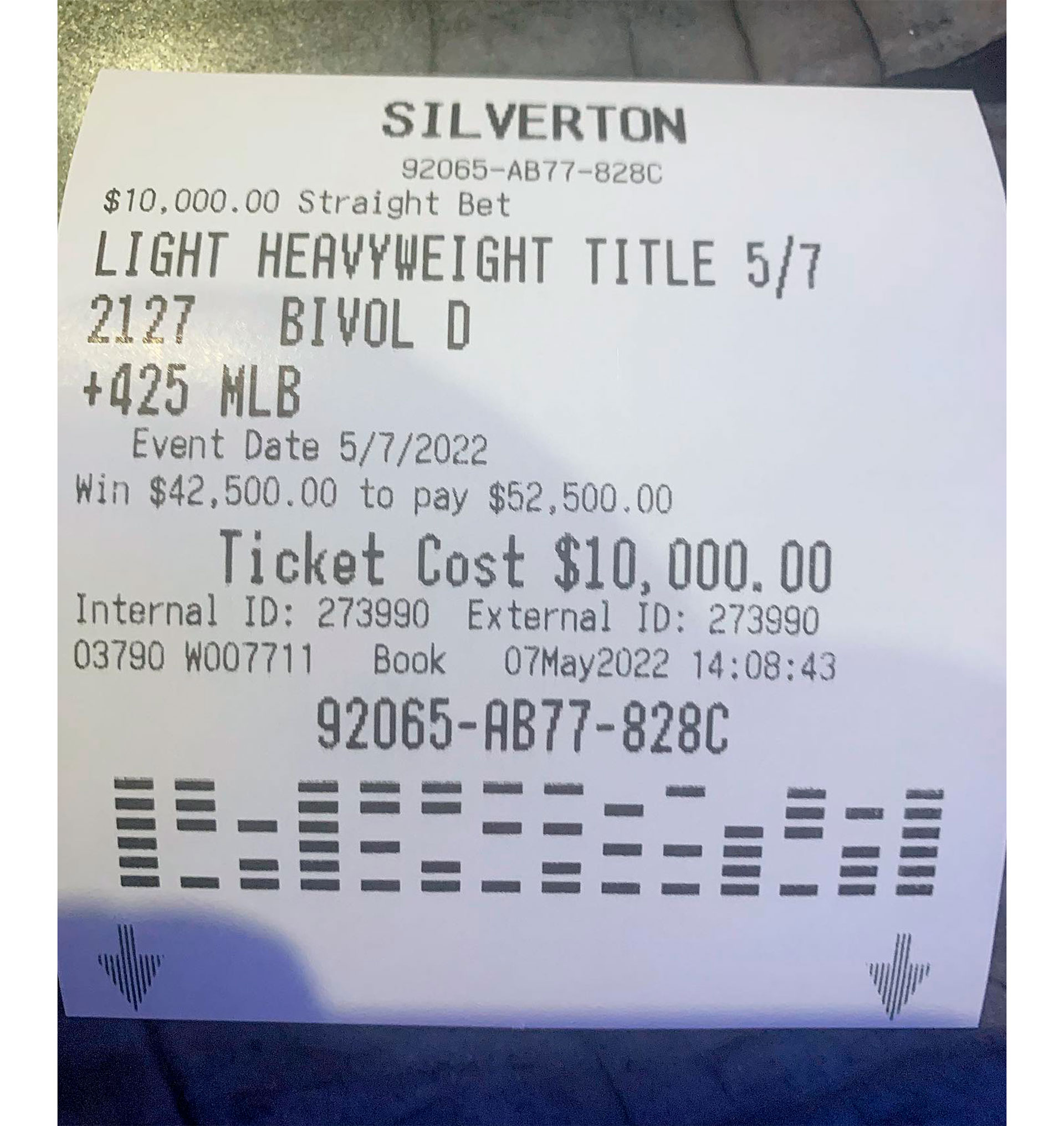 En el ticket que mostró Mayweather en las redes sociales se lee que ganó USD 42.500 con su apuesta en contra de Canelo.