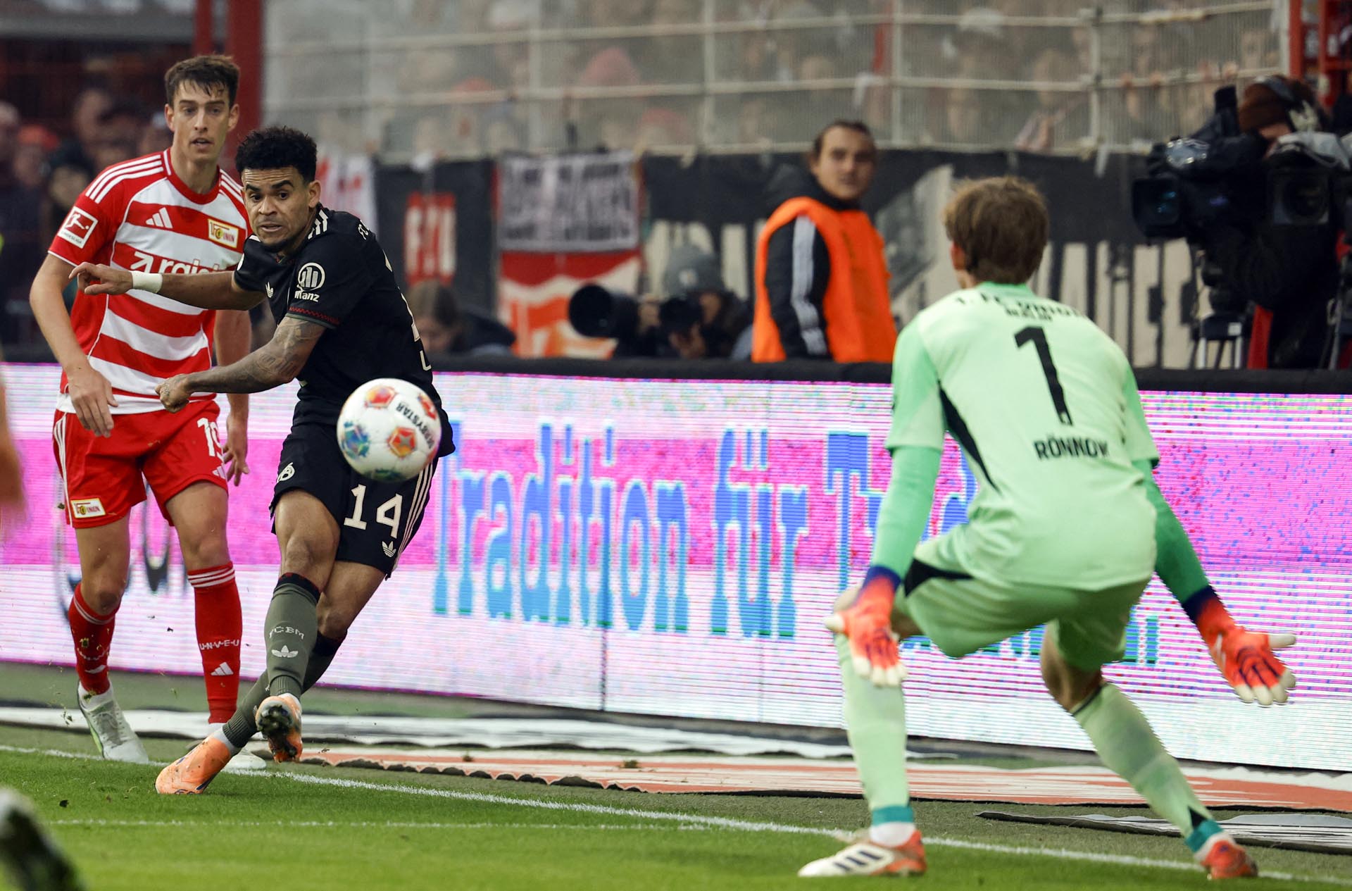 El supertifón Fung-wong tocó tierra en Filipinas: ya hay al menos dos muertos y más de un millón de evacuados 