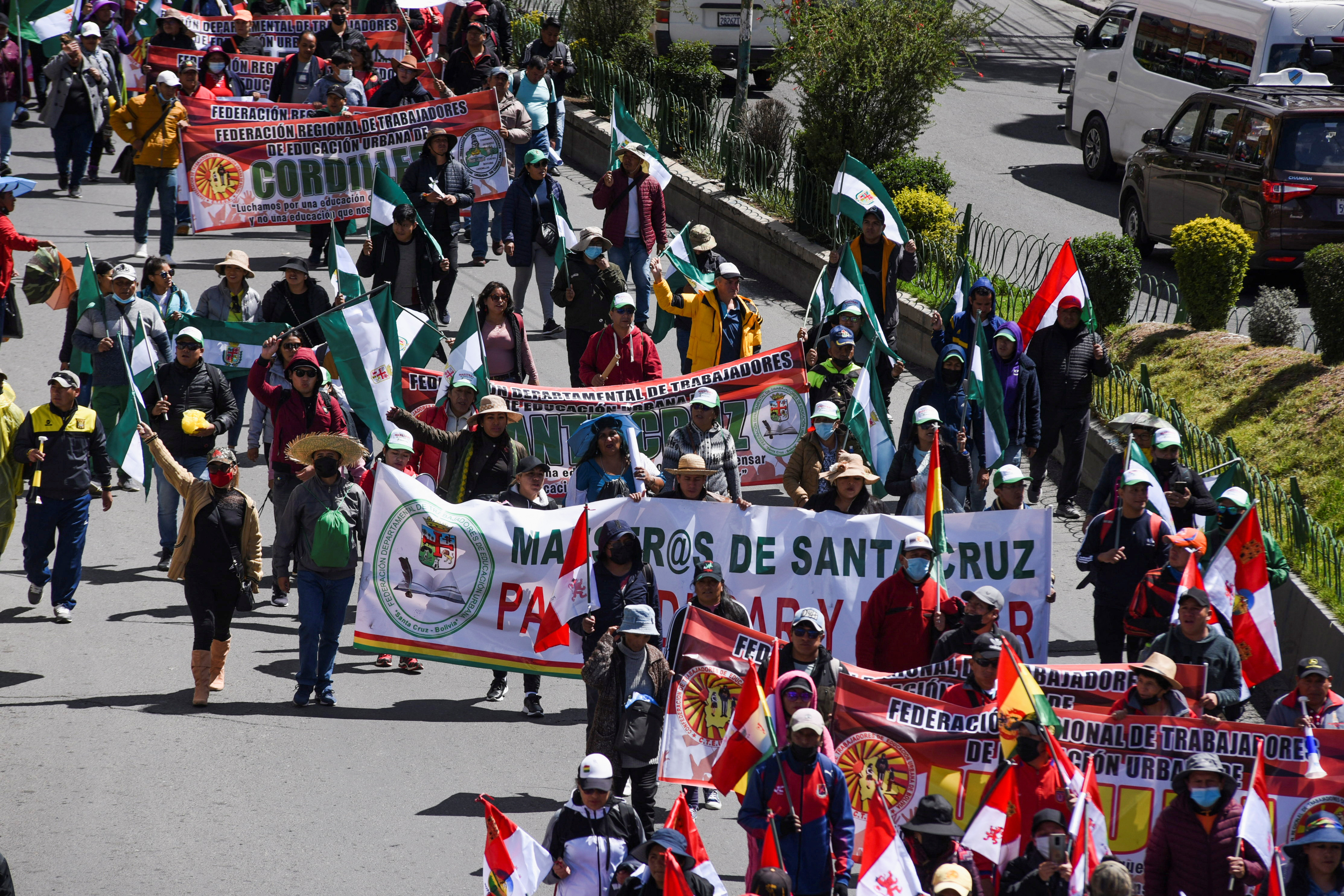 Maestros participan en una protesta contra un nuevo plan de estudios establecido por el Ministerio de Educación de Bolivia, en La Paz, Bolivia 20 de marzo 2023. REUTERS/Claudia Morales/Archivo