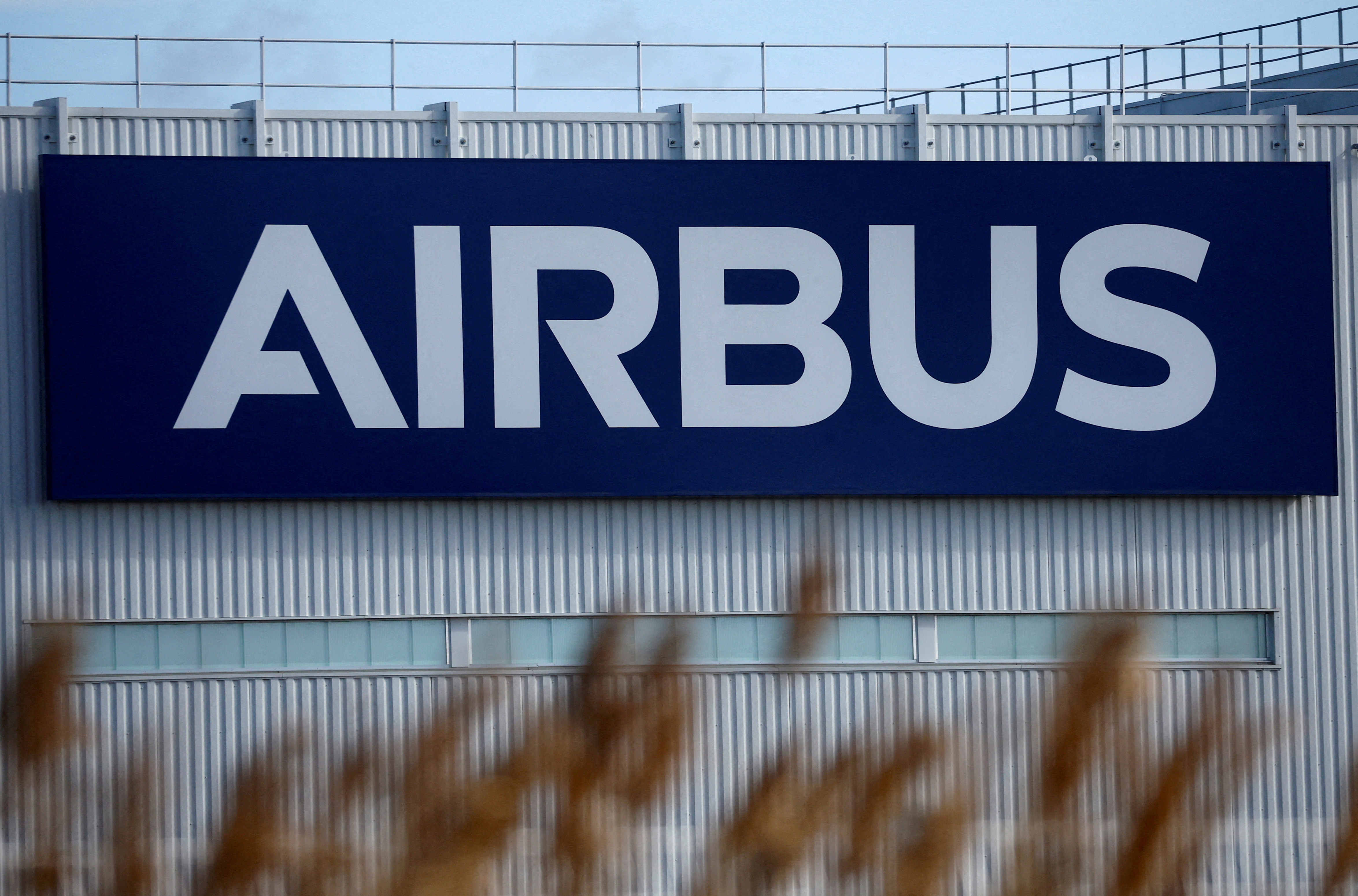 Colombia firmará acuerdo con Airbus para la fabricación de piezas para aviones