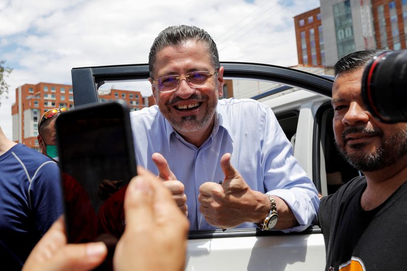 El candidato presidencial Rodrigo Chaves