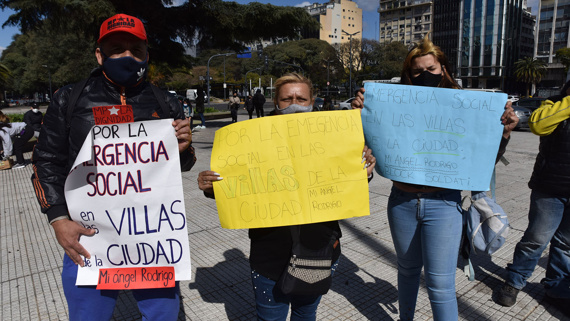 Los vecinos se los barrios populares se unieron en el centro de porteño para llevar adelante la protesta