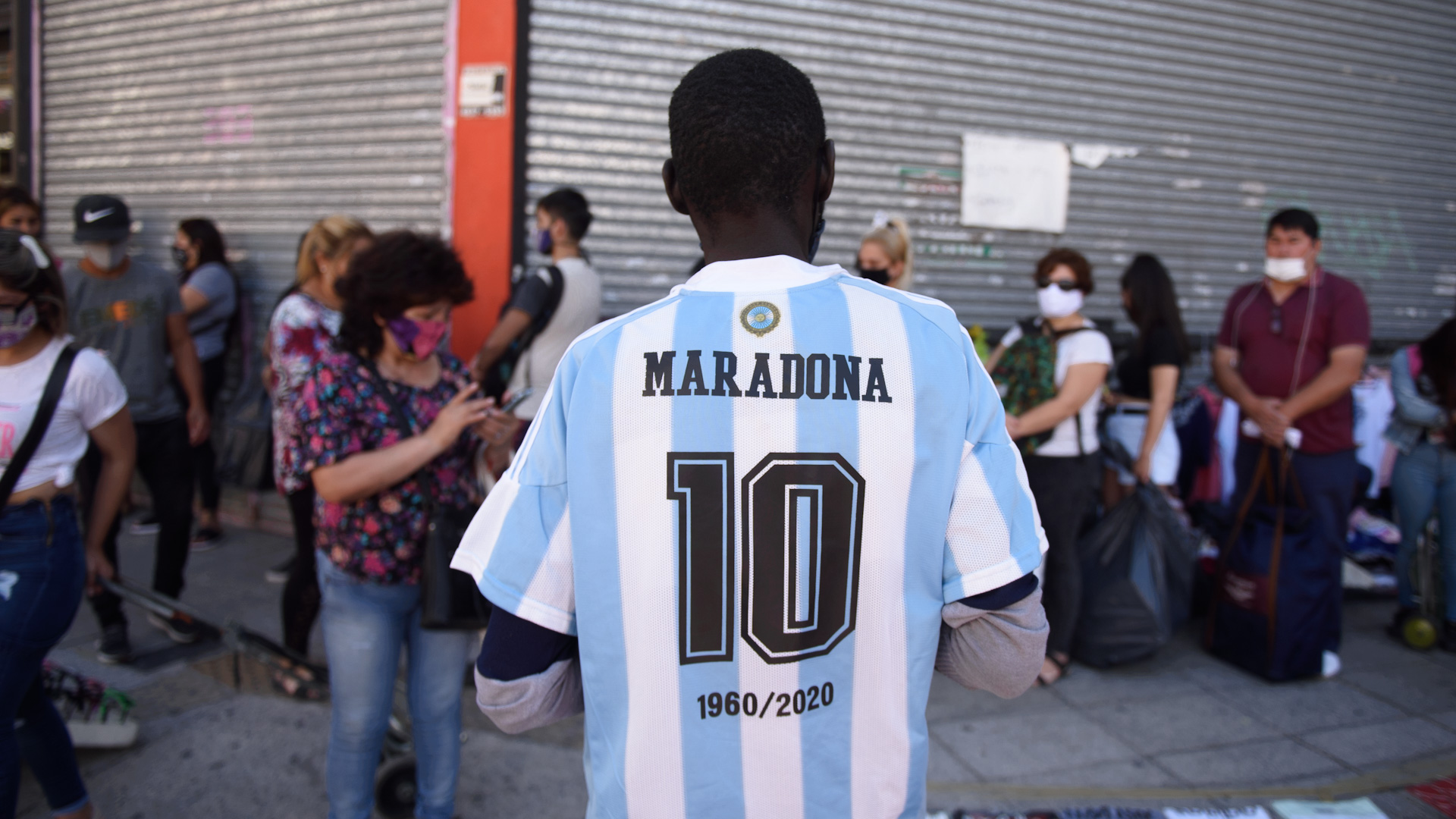 Infaltable, una camiseta de Diego Maradona