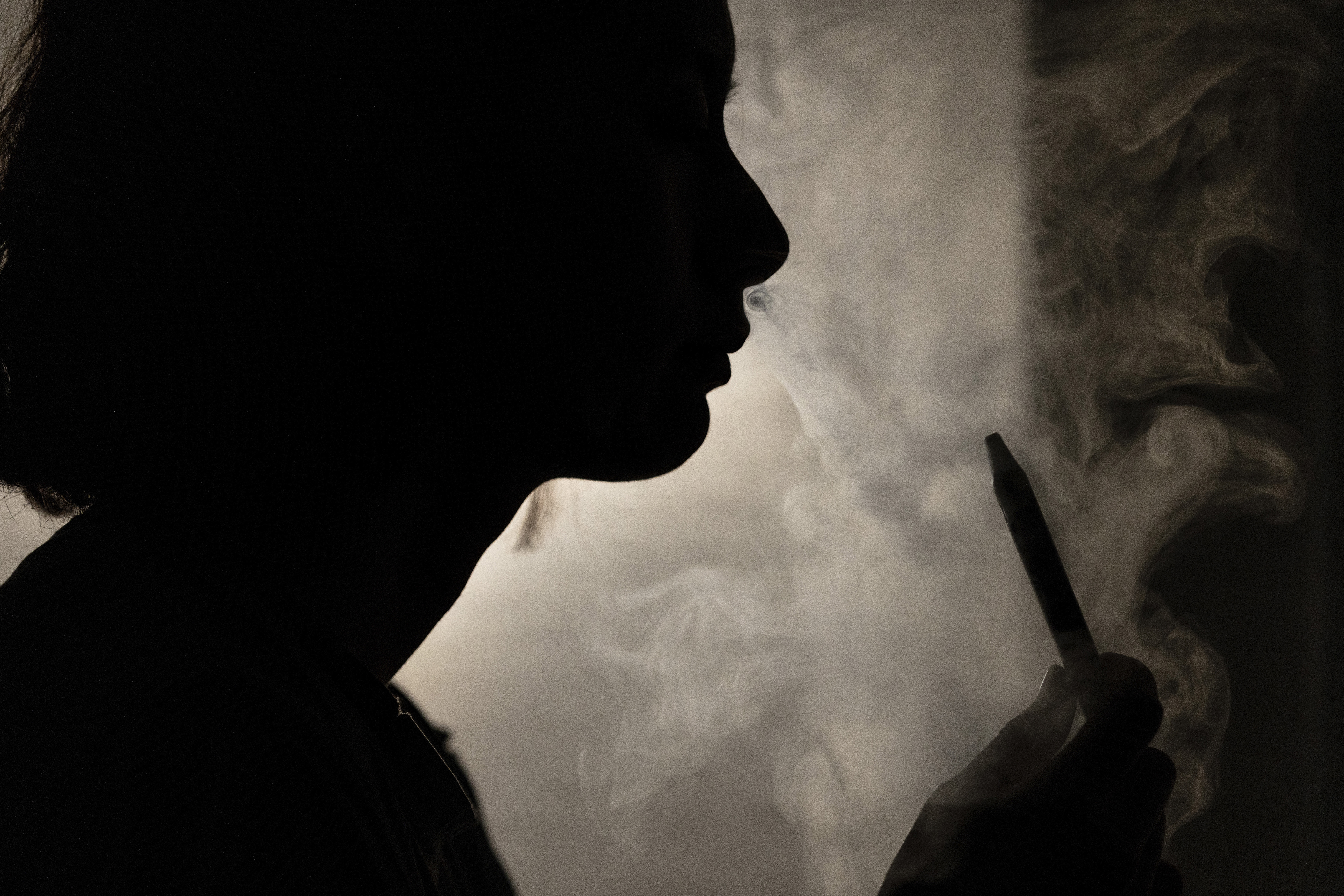 Australia prohibirá el vapeo y subirá los impuestos al tabaco para evitar que la próxima generación sea adicta a la nicotina