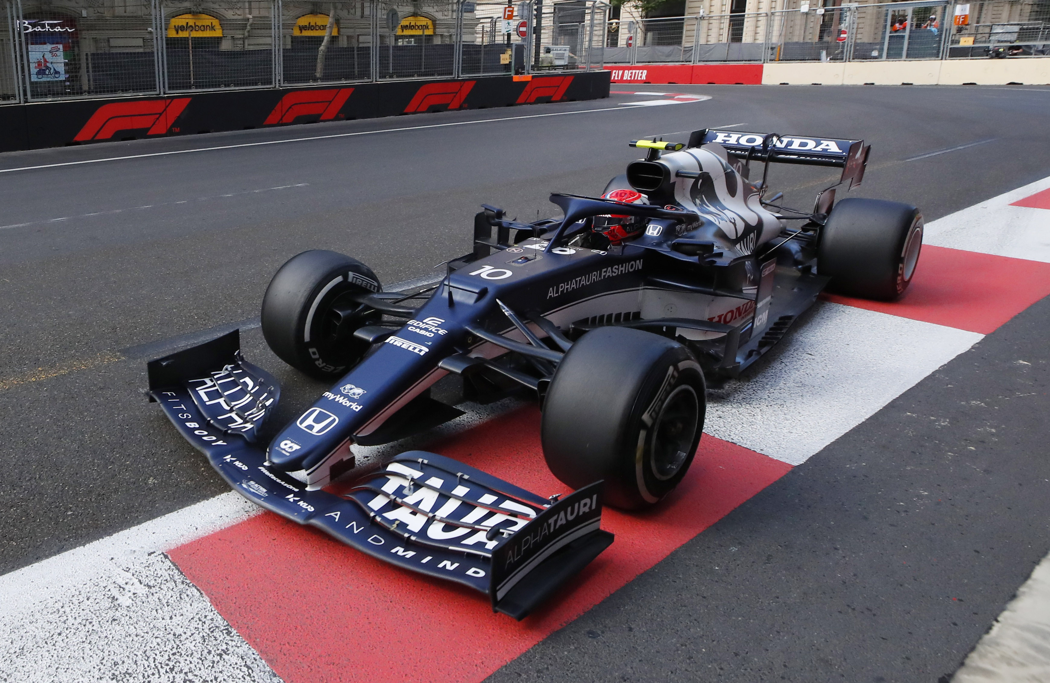 Pierre Gasly también tuvo una buena faena y terminó tercero con el Alpha Tauri (REUTERS/Maxim Shemetov)