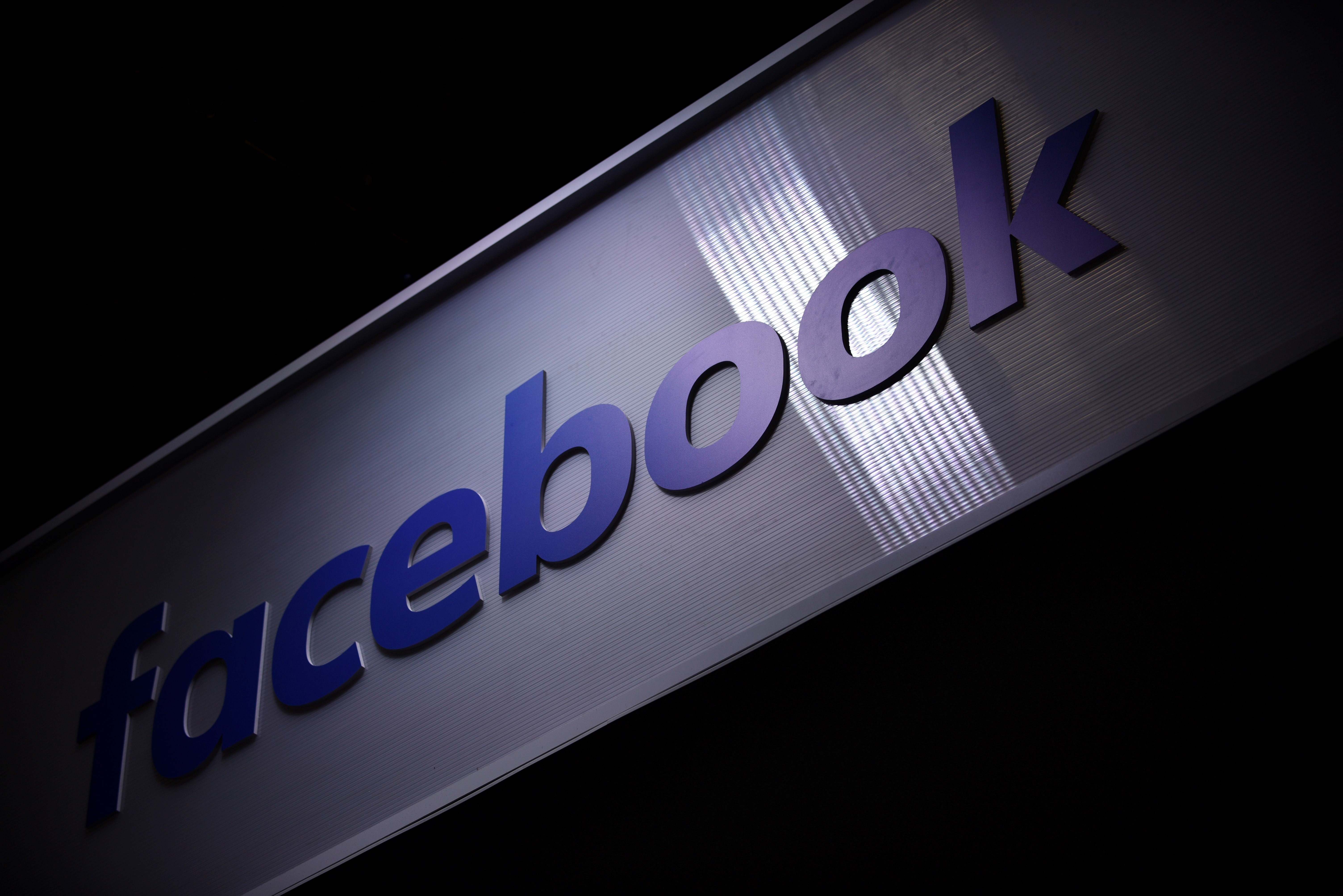 Perú: mujer que creó perfil falso de Facebook fue condenada a 3 años de prisión suspendida