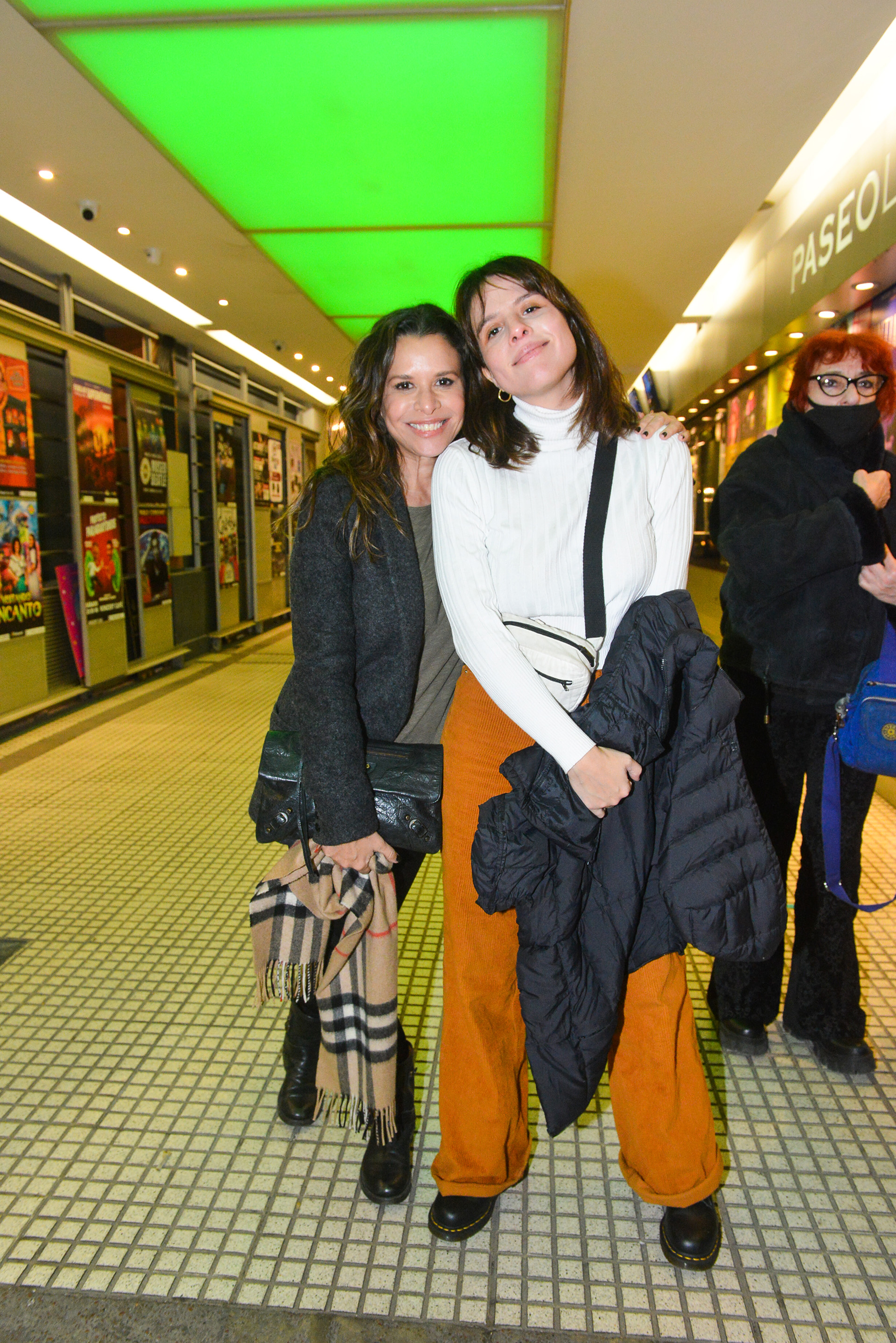 Sisters of Juliet and Rosario Ortega, present at the premiere of "don't go with or without love"