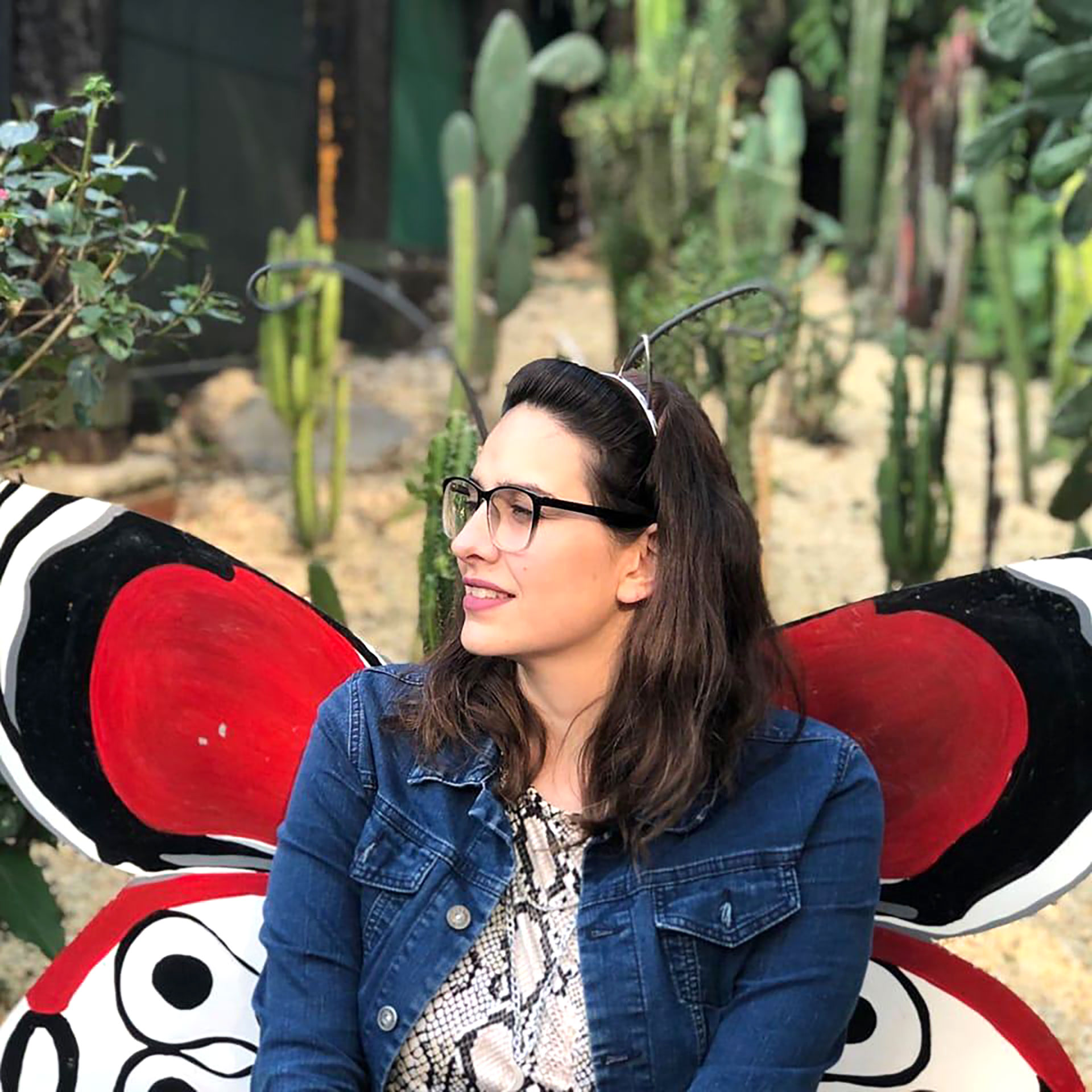 Luna está en pareja y tiene dos hijas