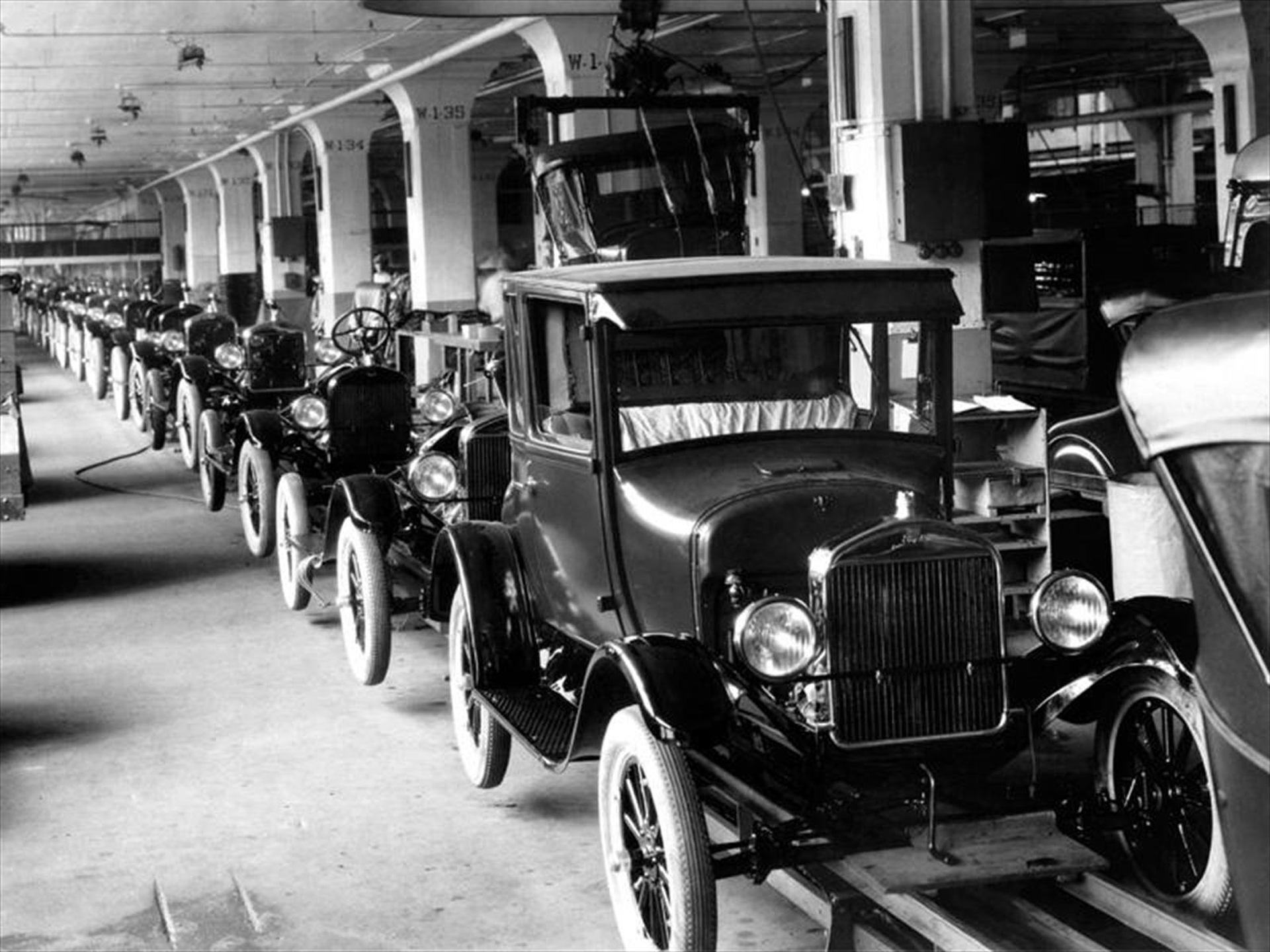 El Ford T fue el auto masivo por excelencia. En 1925 tenía un precio de 260 dólares